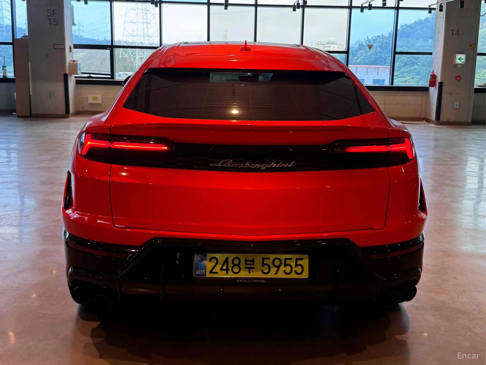 Lamborghini Urus превью 4