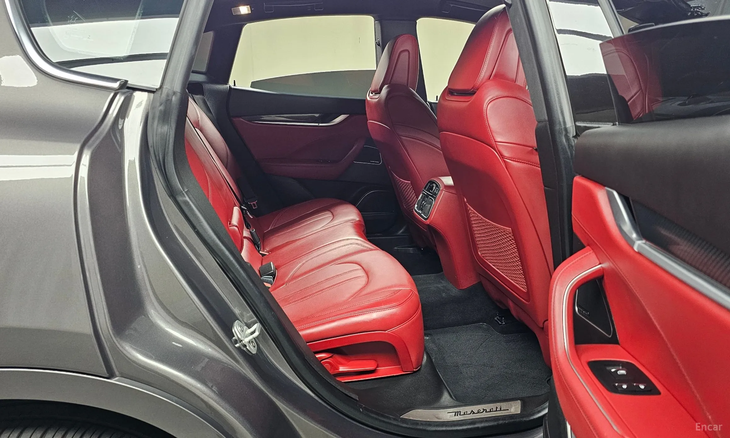 Maserati Levante превью 11