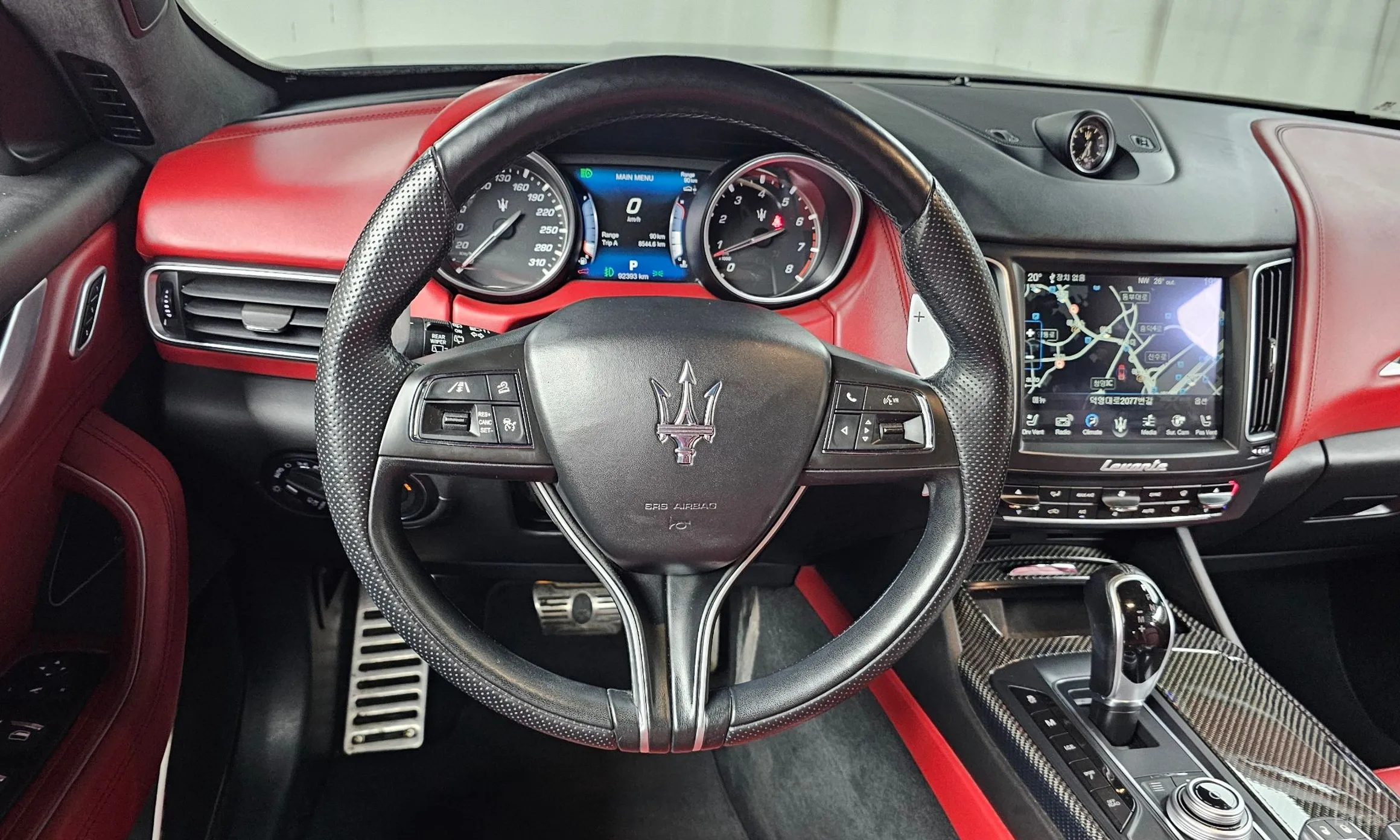 Maserati Levante превью 12
