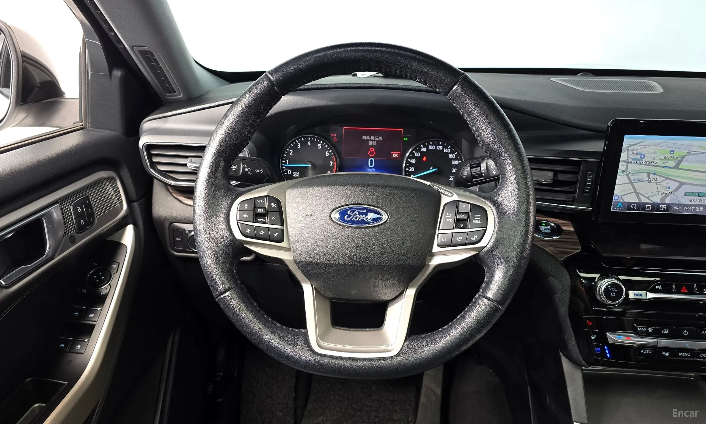 Ford Explorer 6th Generation превью 13