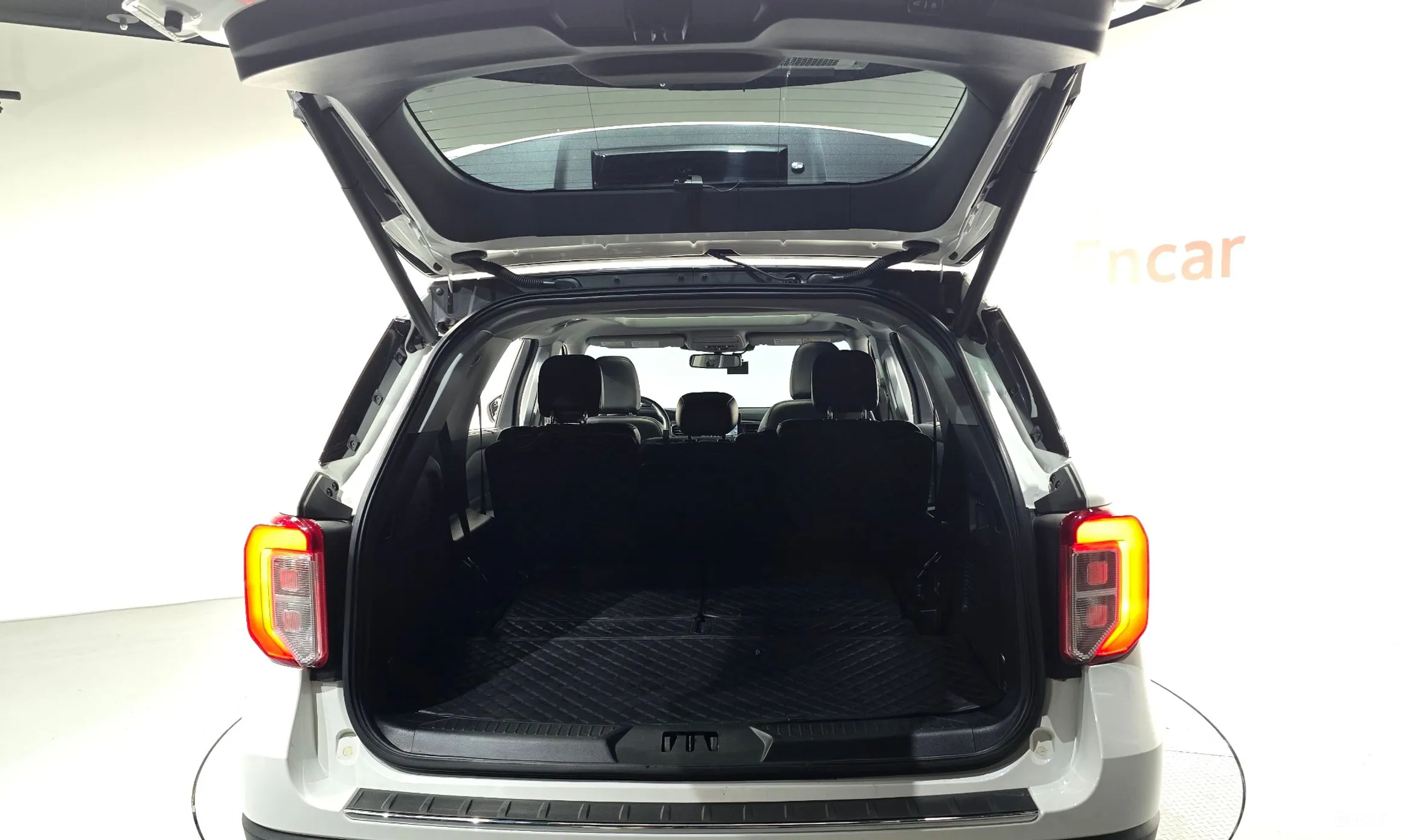 Ford Explorer 6th Generation превью 18
