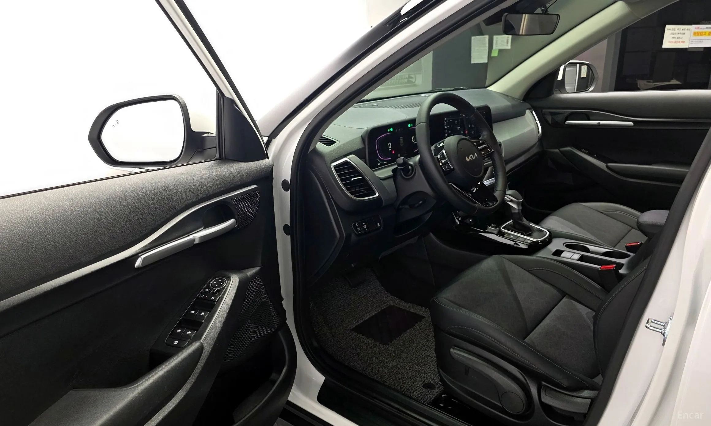 Kia Seltos превью 10