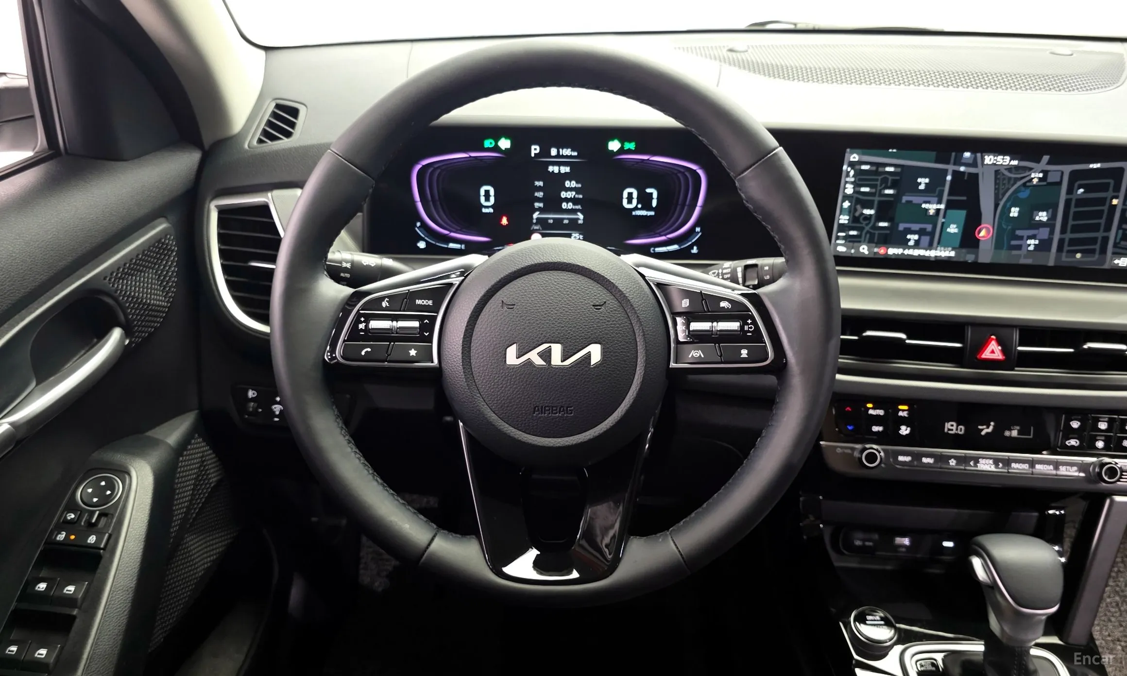 Kia Seltos превью 13