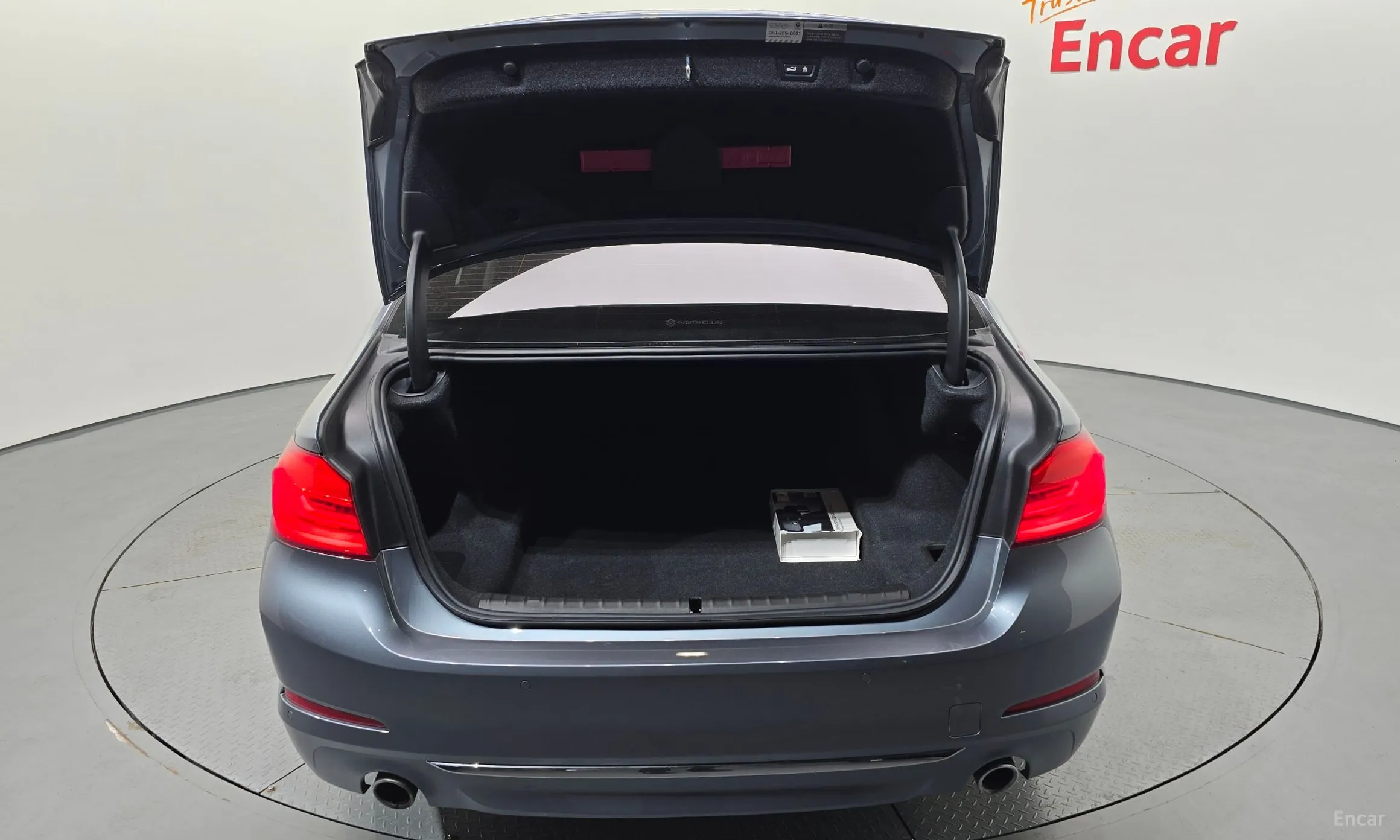 BMW 5 Series (G30) превью 18