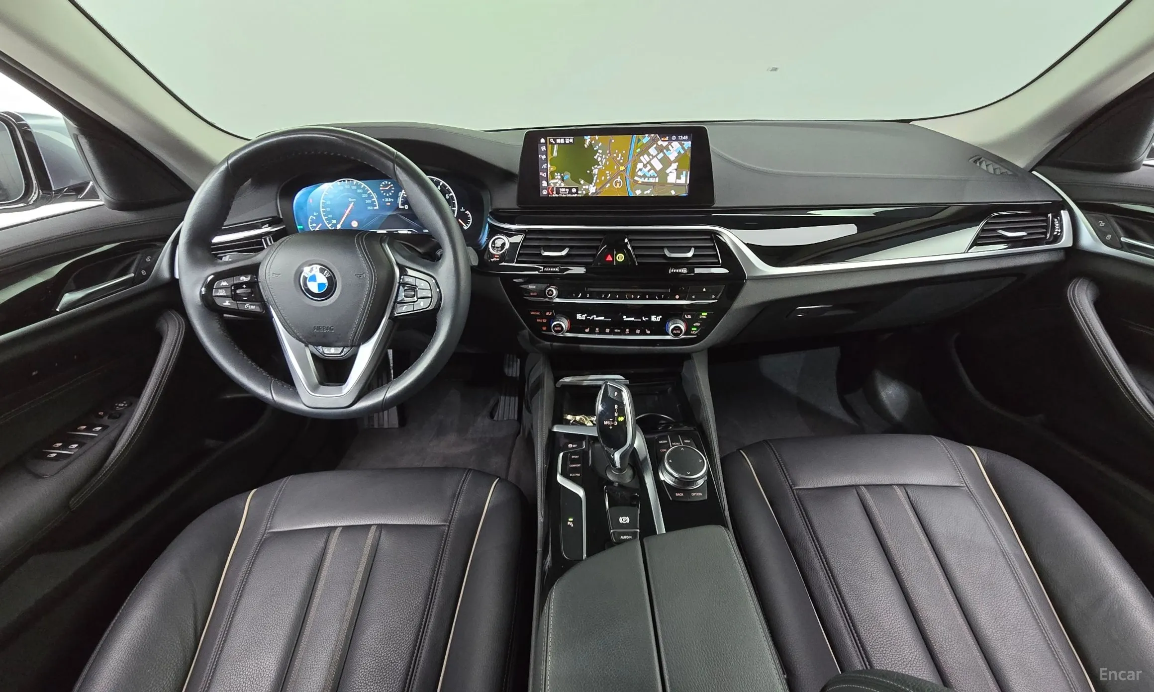 BMW 5 Series (G30) превью 7