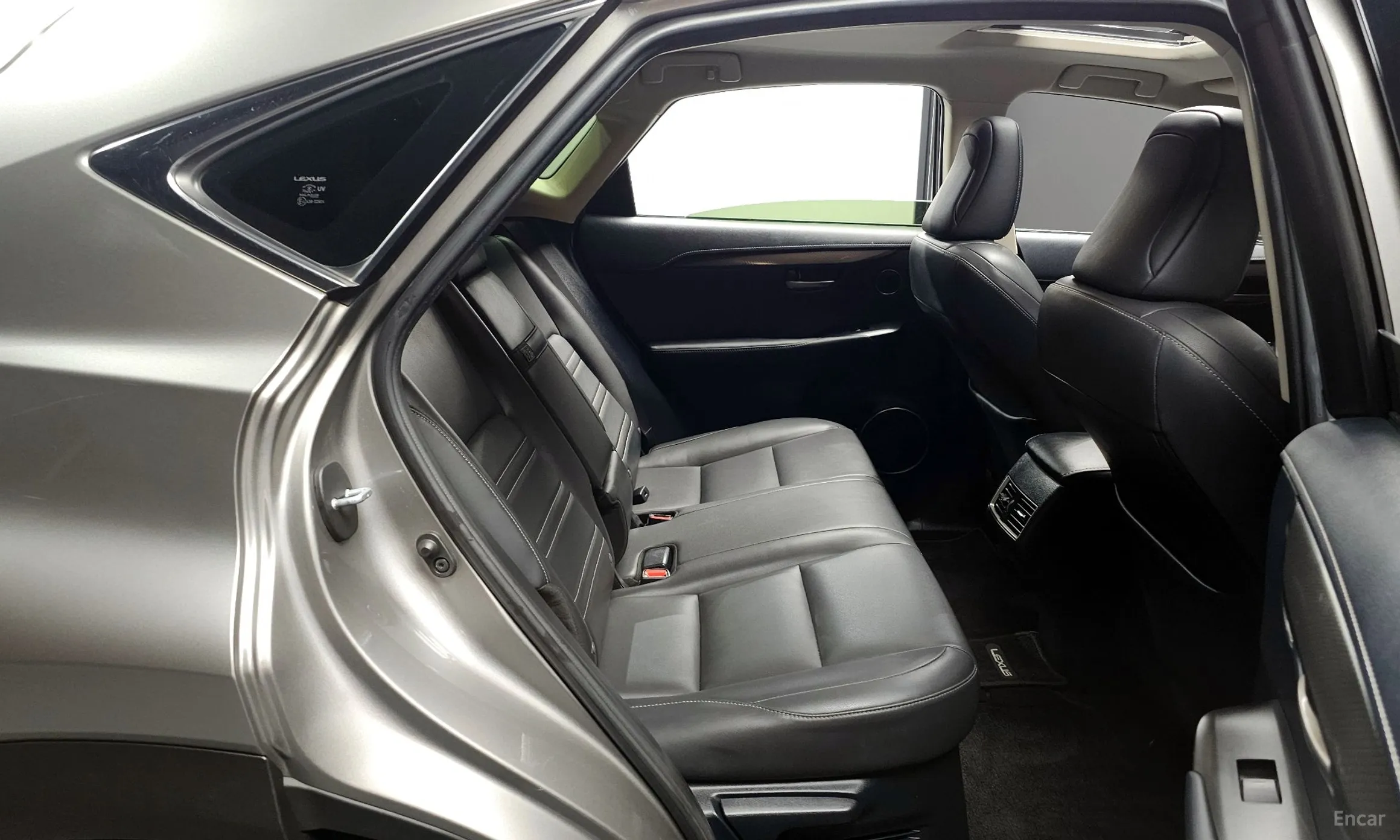 Lexus NX300h превью 11