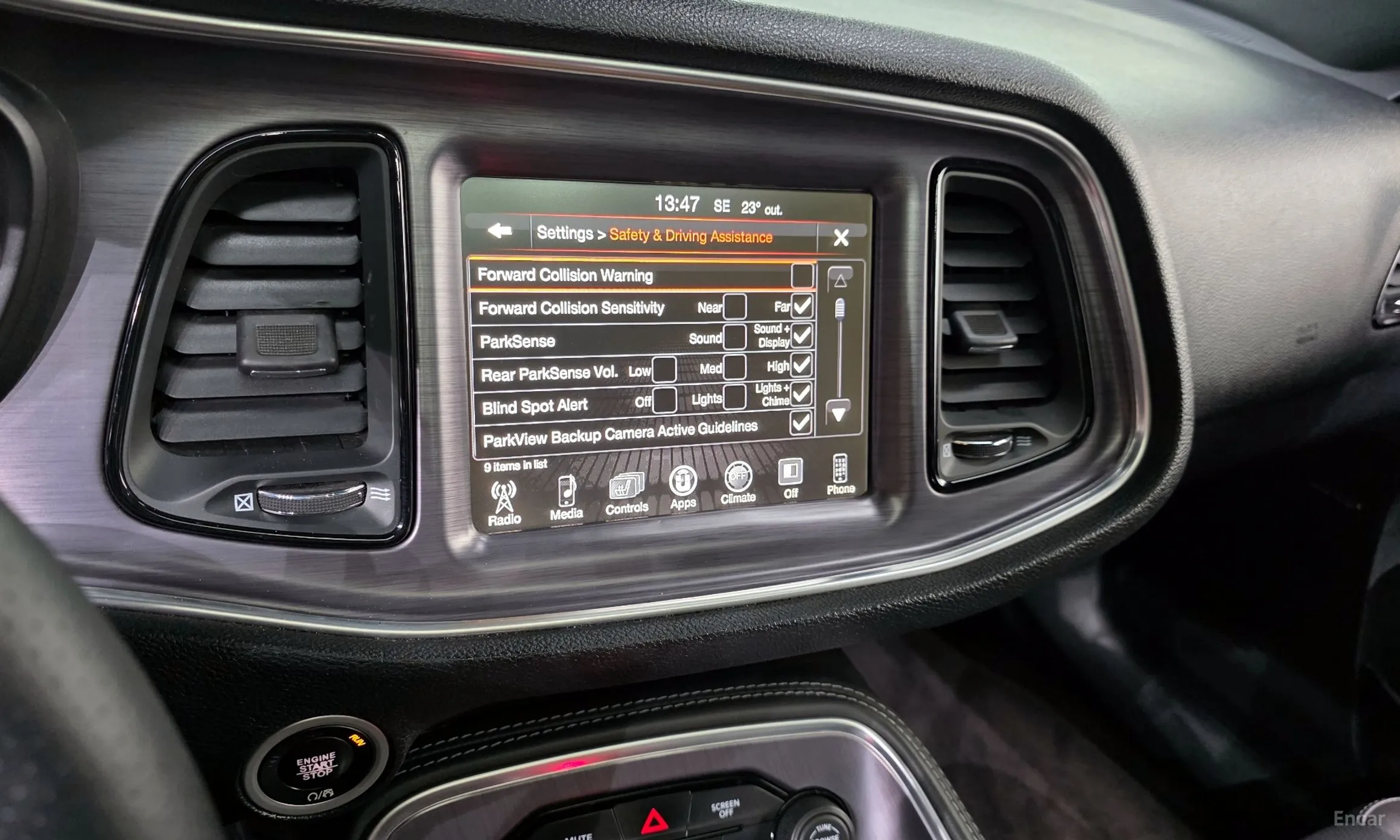 Dodge Challenger превью 13