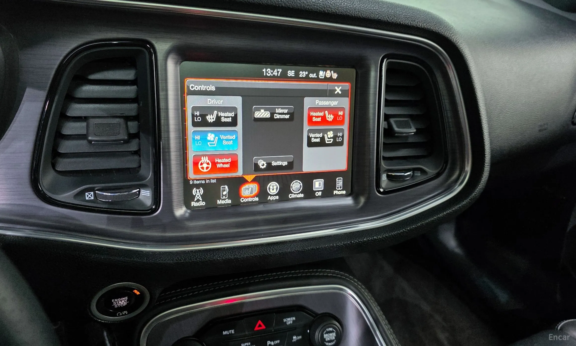 Dodge Challenger превью 16