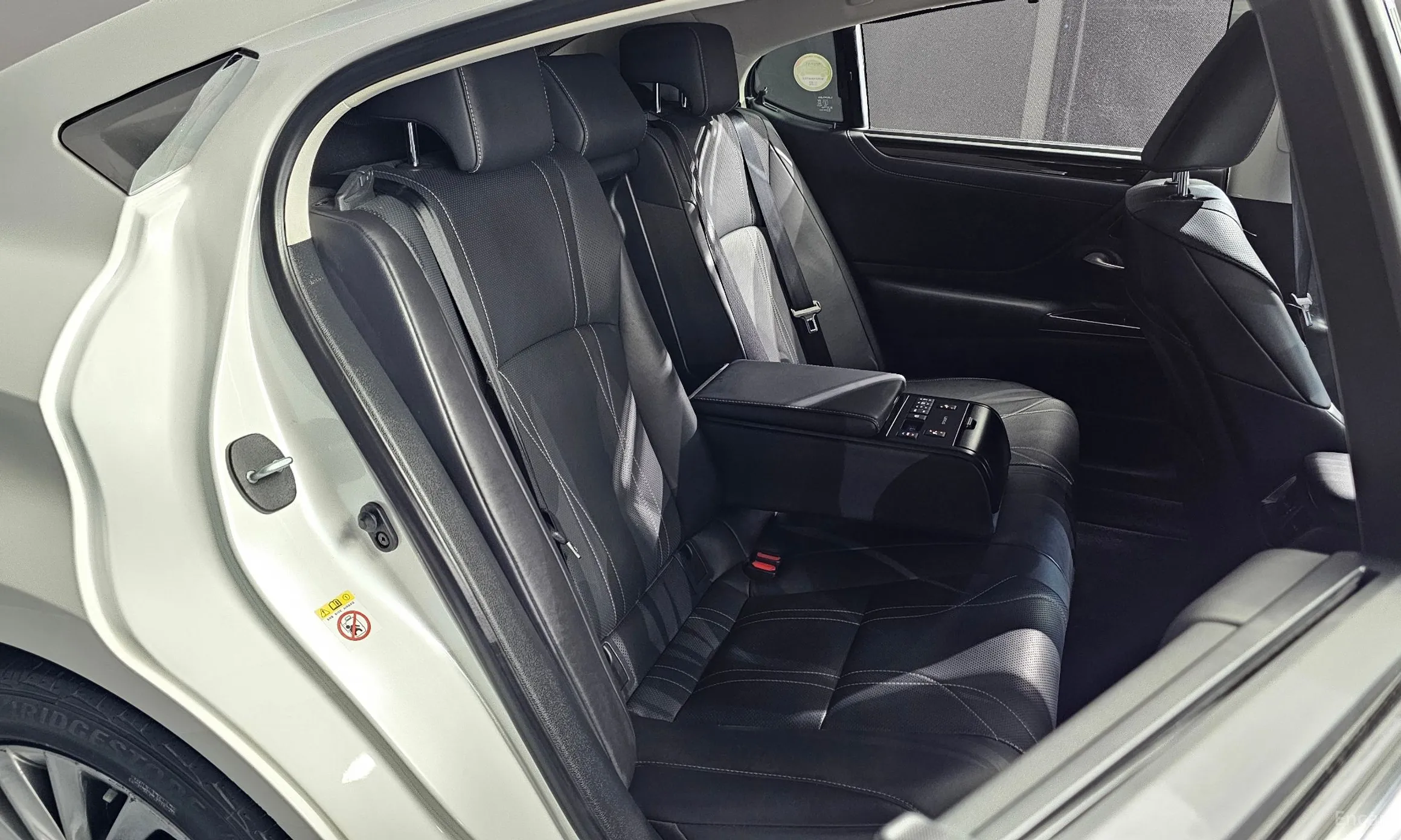 Lexus ES300h 7th Generation превью 12
