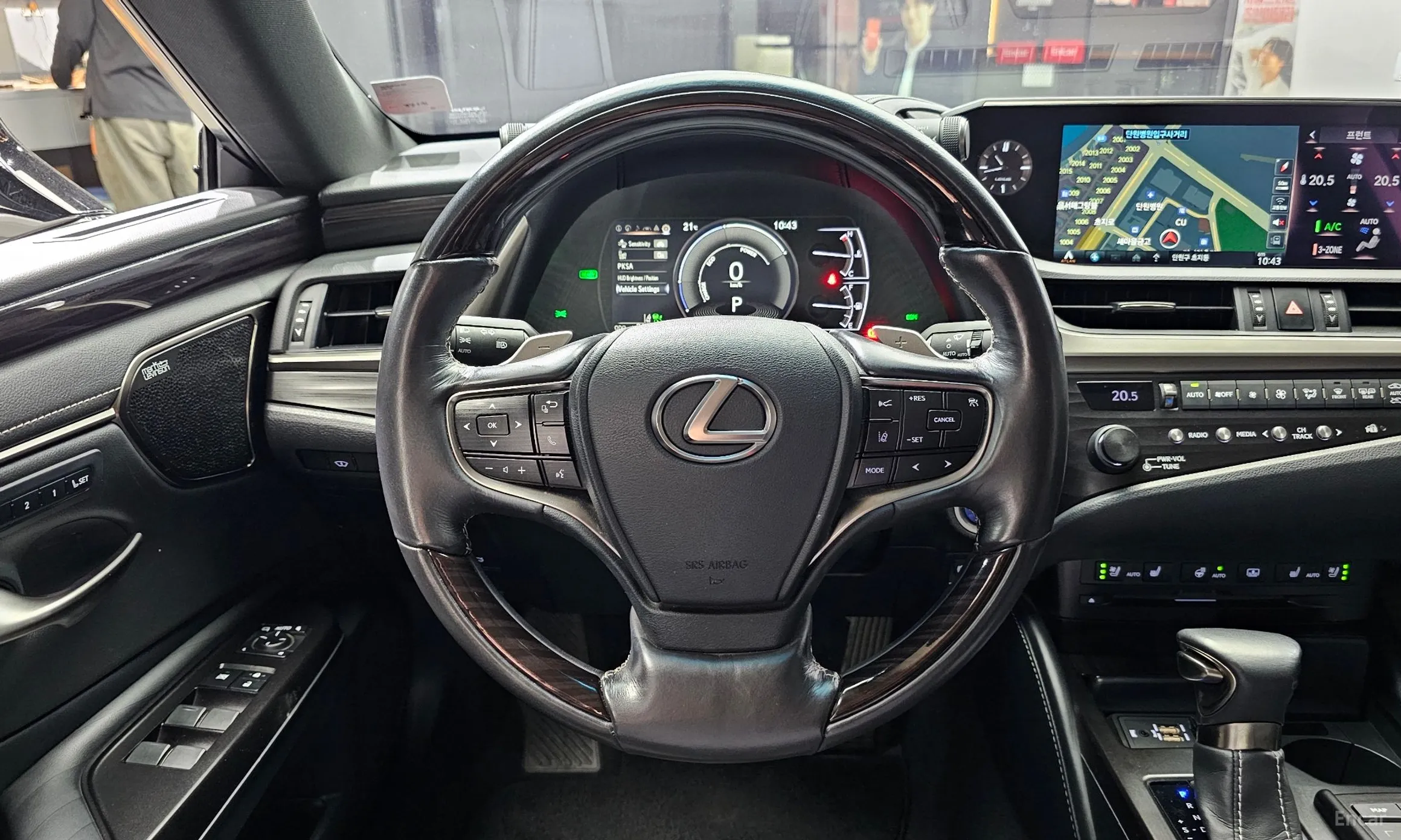 Lexus ES300h 7th Generation превью 15