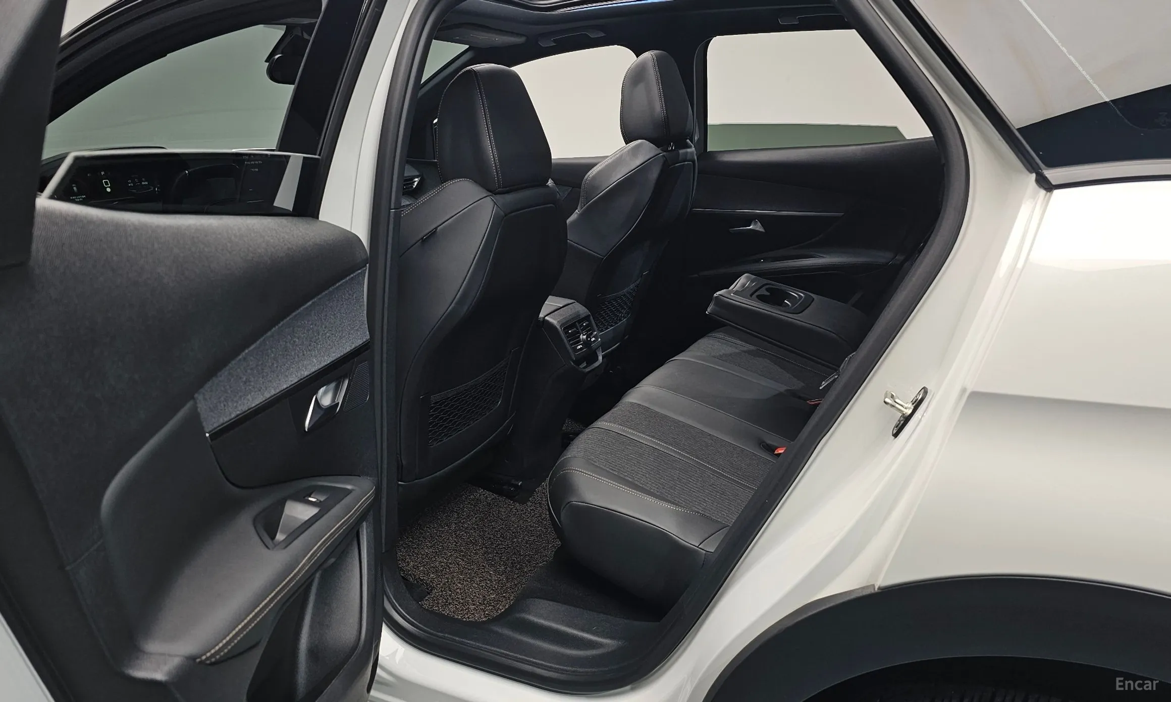 Peugeot 3008 2nd generation превью 11