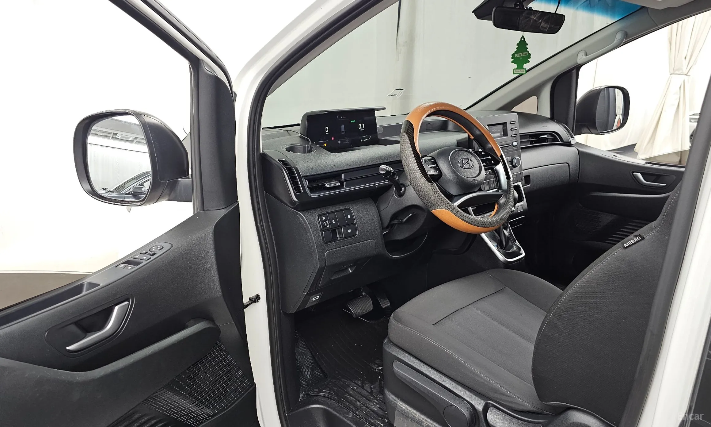 Hyundai Staria превью 10