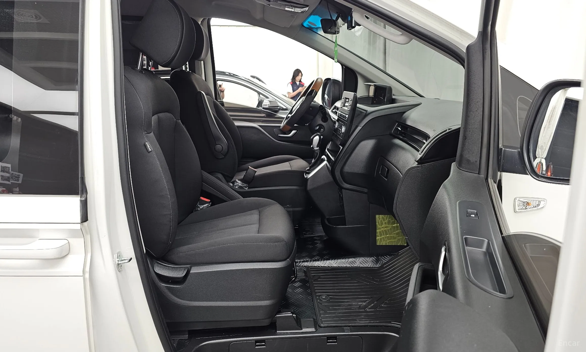Hyundai Staria превью 11