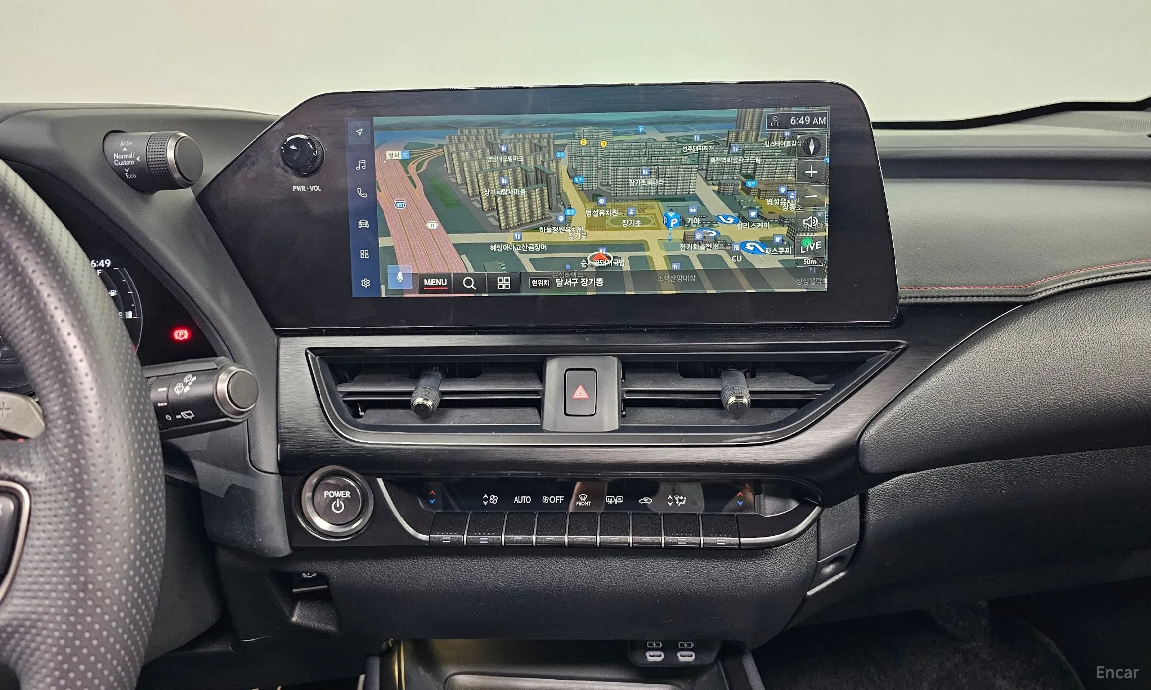 Lexus UX250h превью 12
