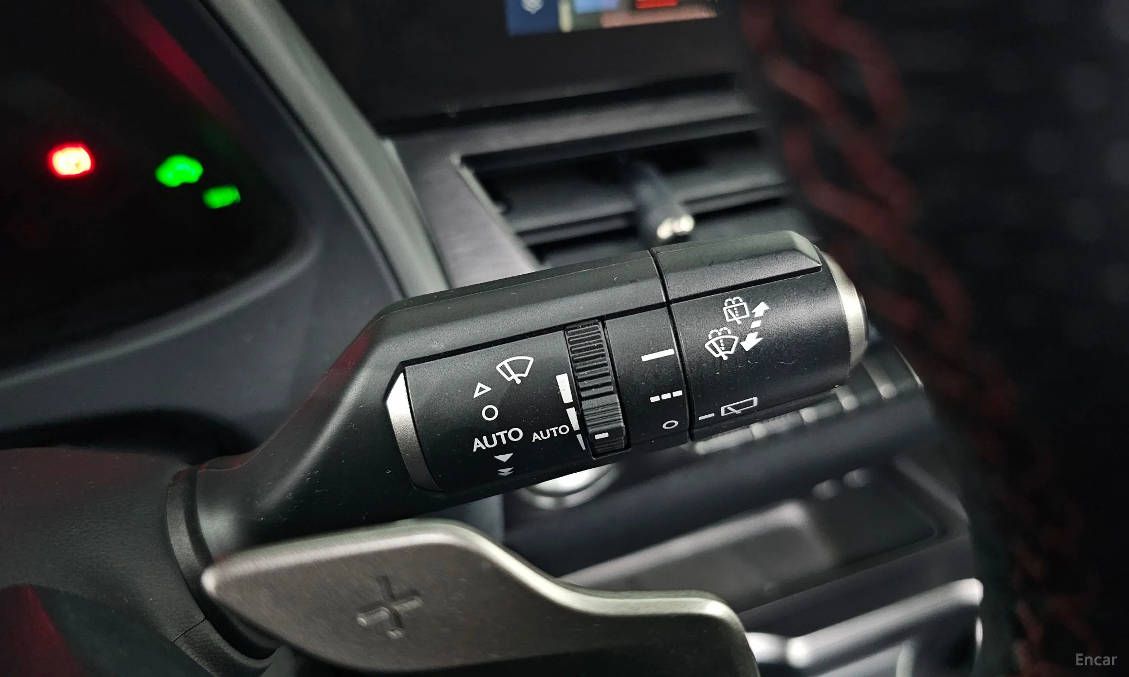 Lexus UX250h превью 18