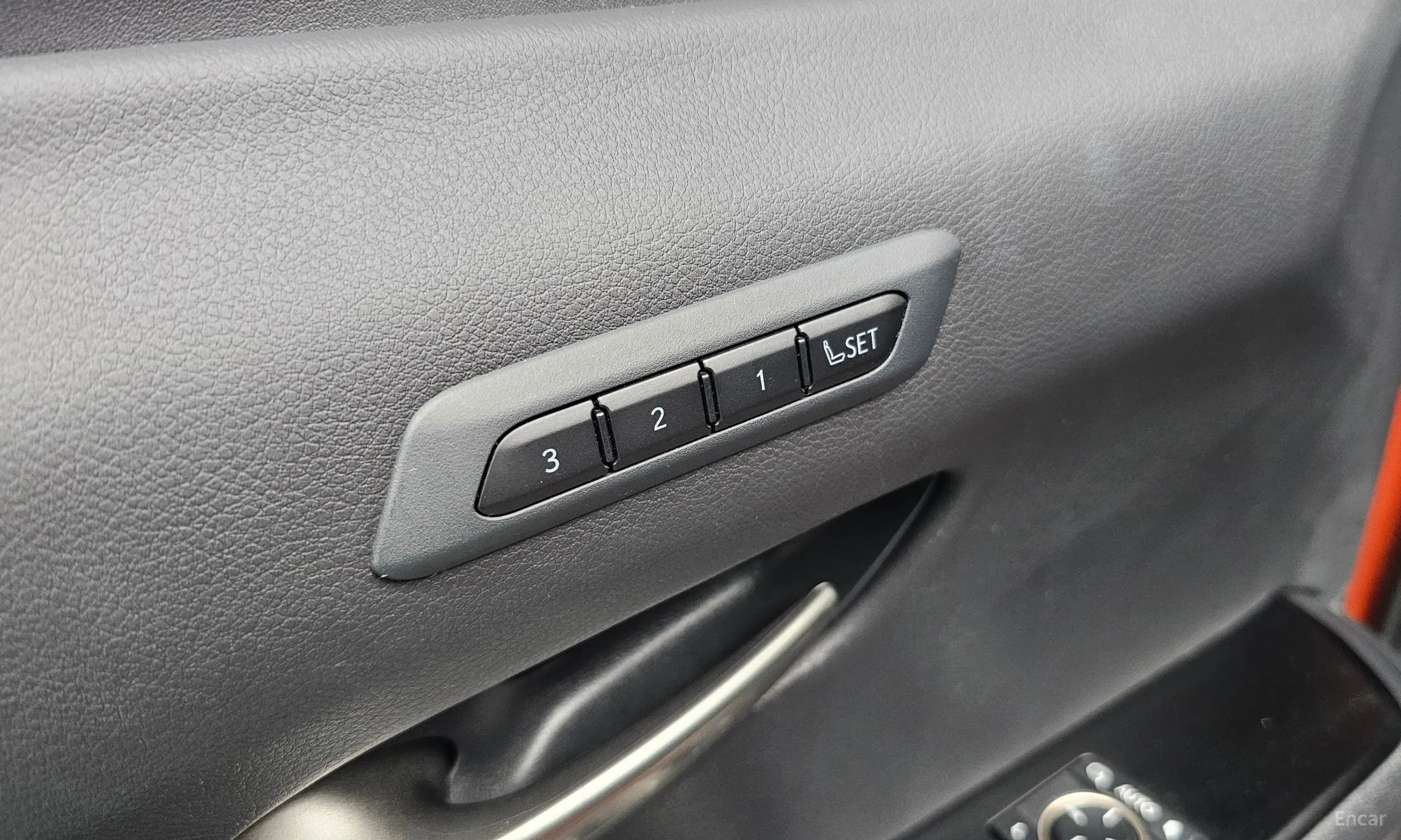 Lexus UX250h превью 19