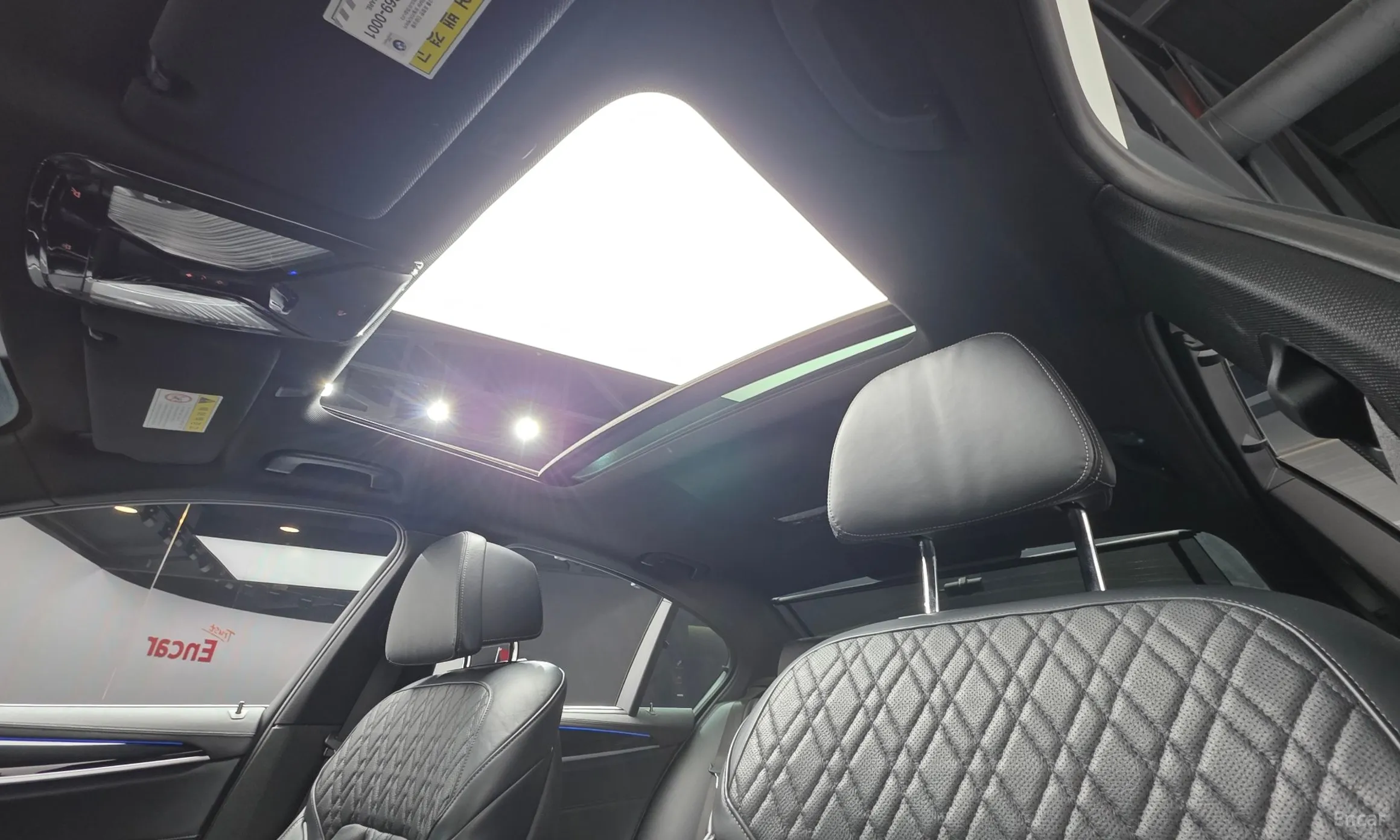 BMW 5 Series (G30) превью 12