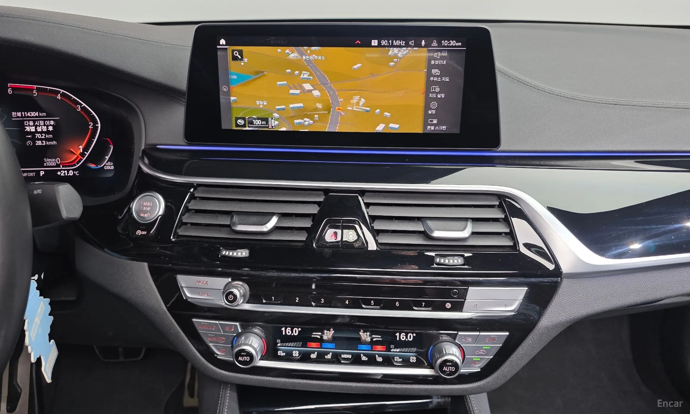 BMW 5 Series (G30) превью 15