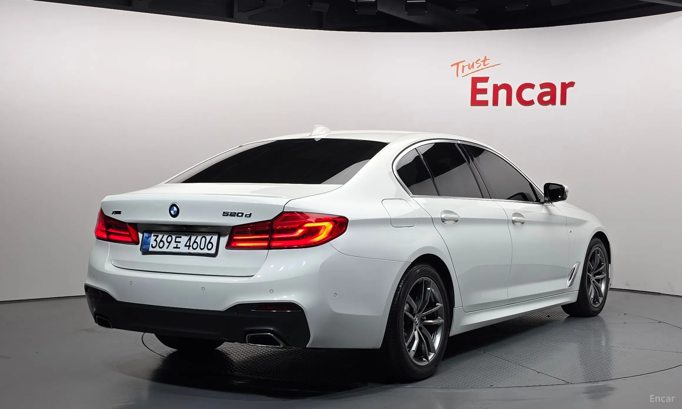 BMW 5 Series (G30) превью 2