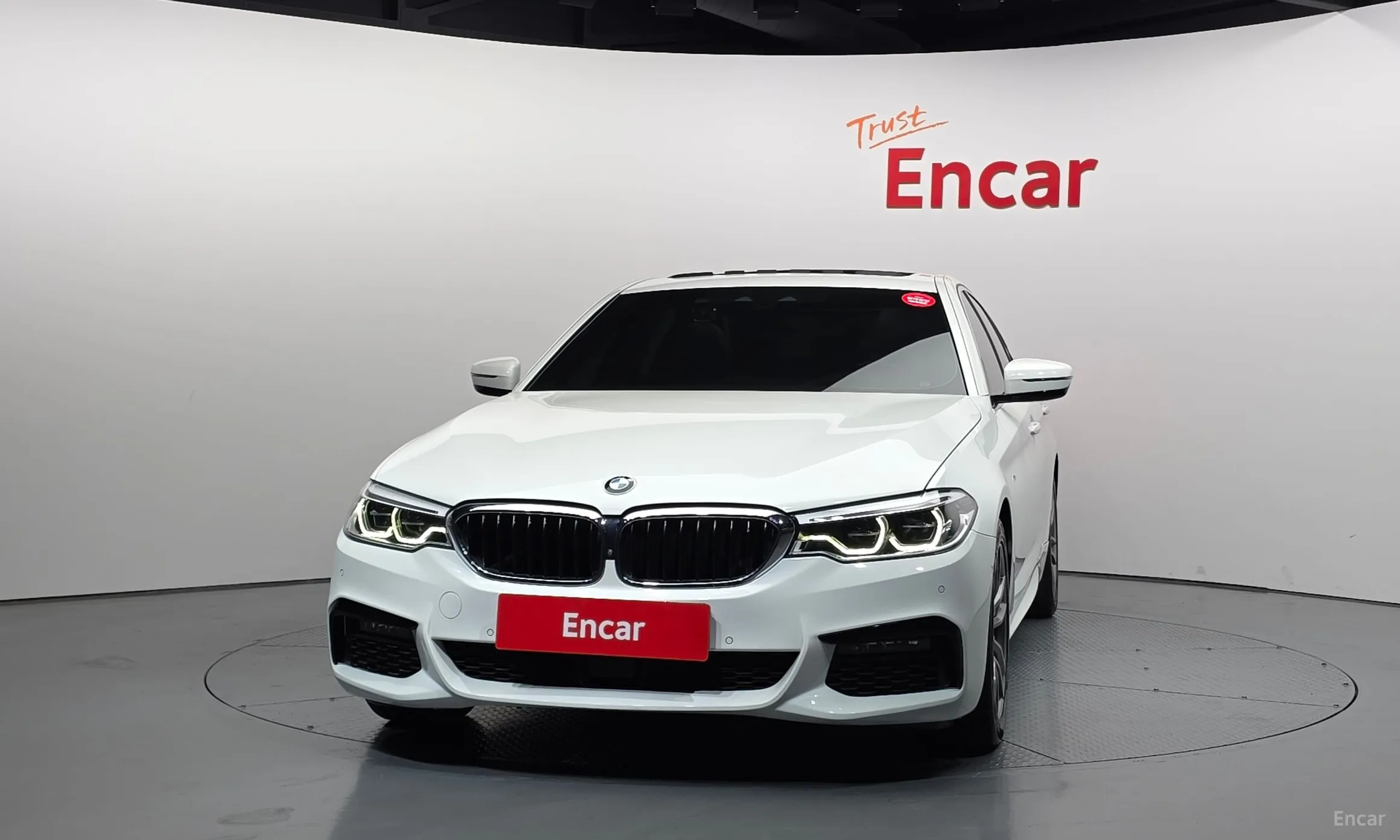 BMW 5 Series (G30) превью 3