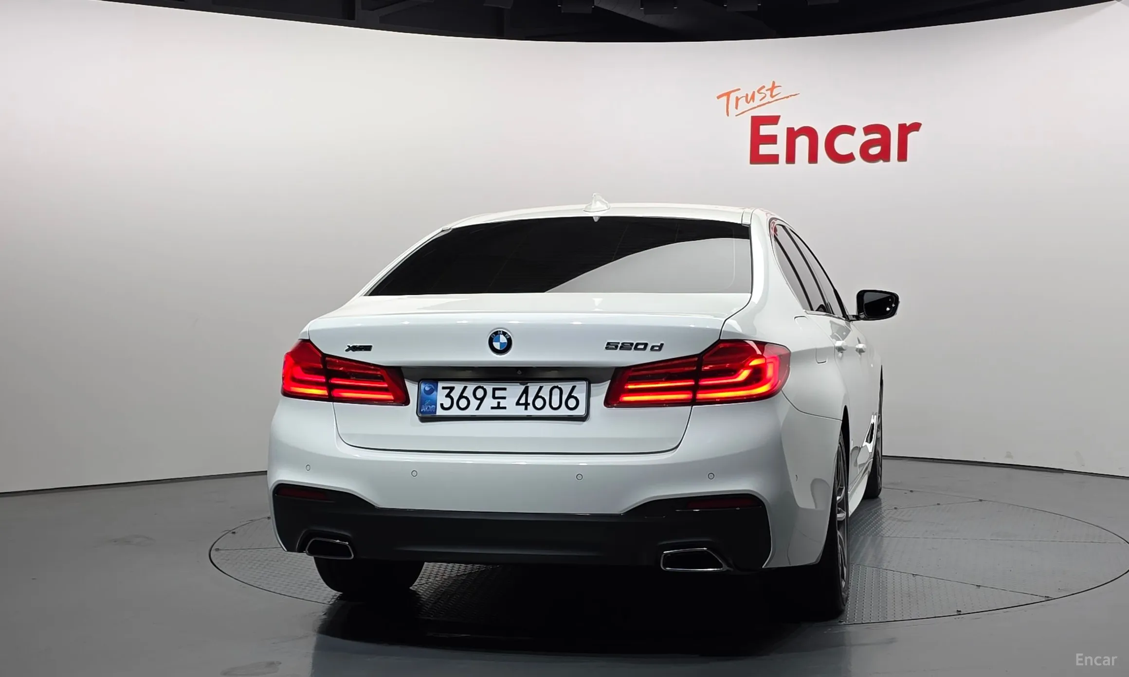BMW 5 Series (G30) превью 4