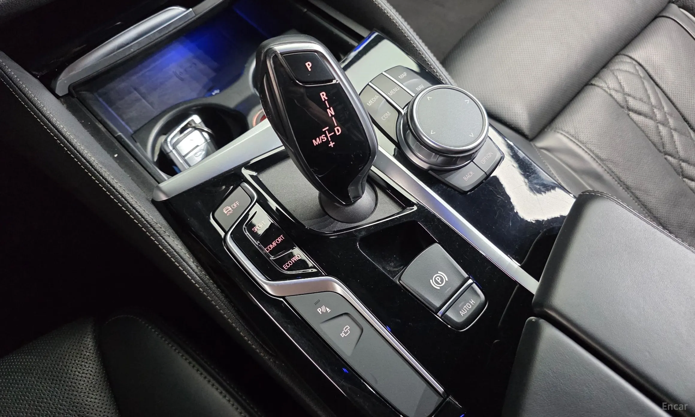 BMW 5 Series (G30) превью 9