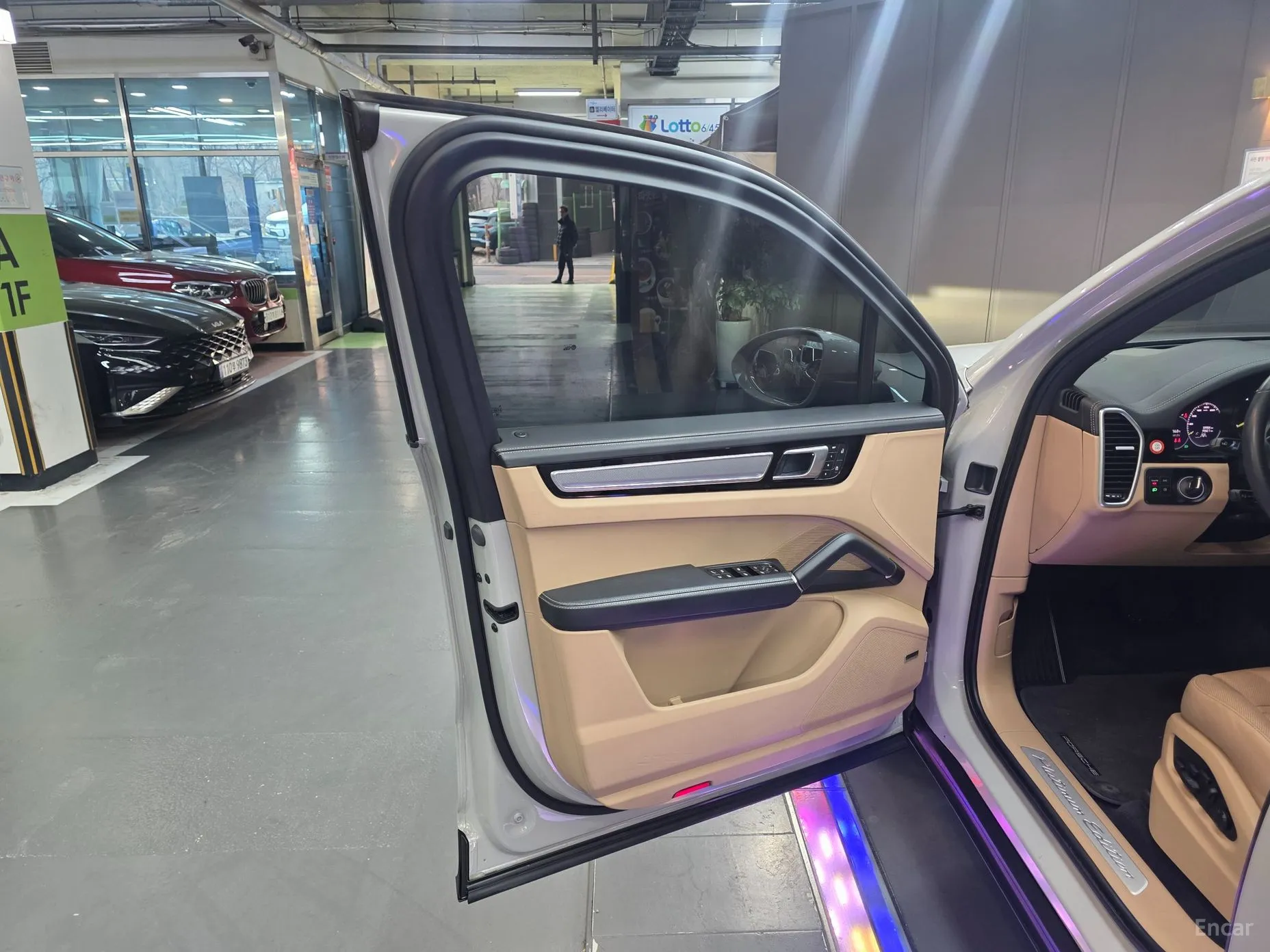 Porsche Cayenne (PO536) превью 14