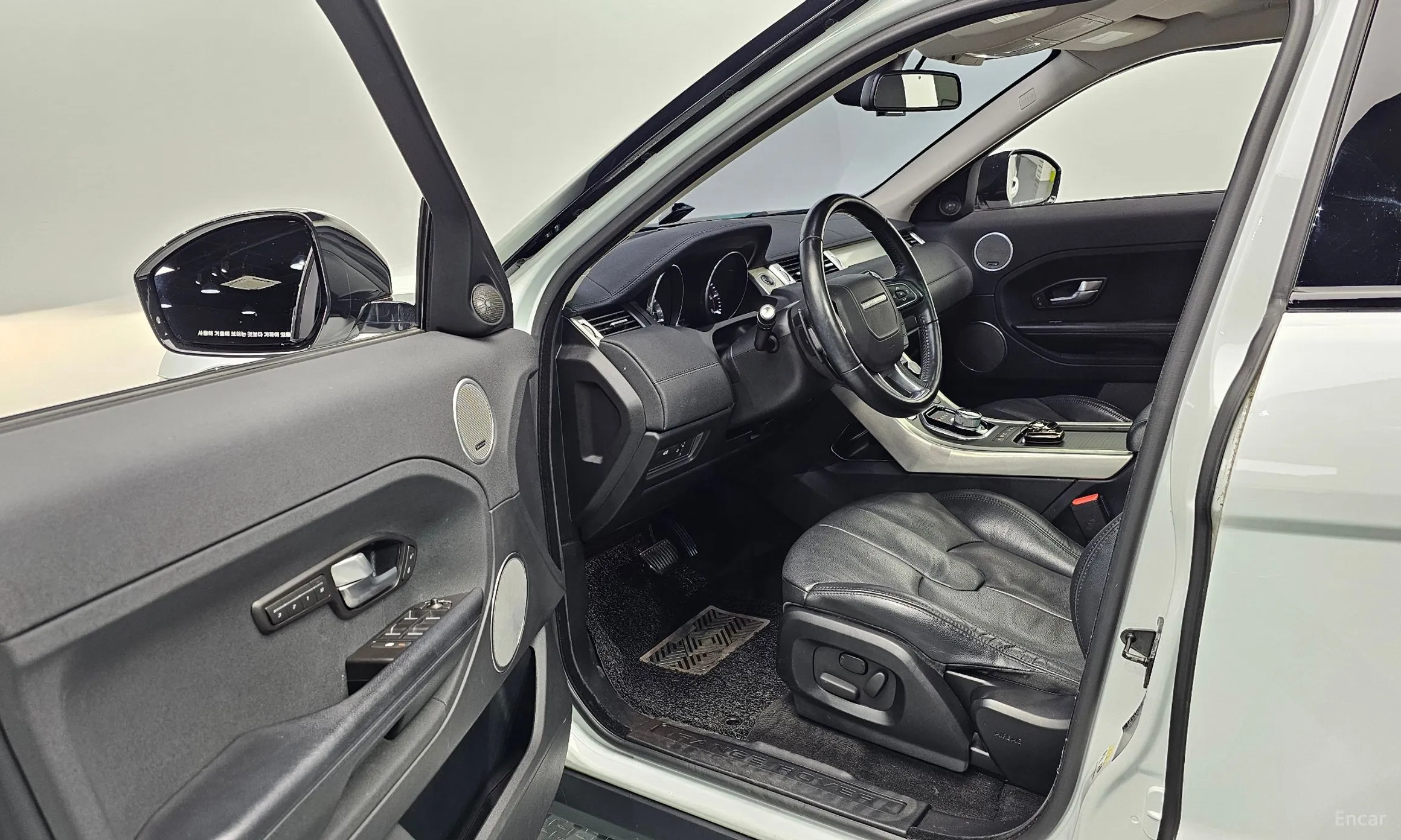 Land Rover Range Rover Evoque превью 10