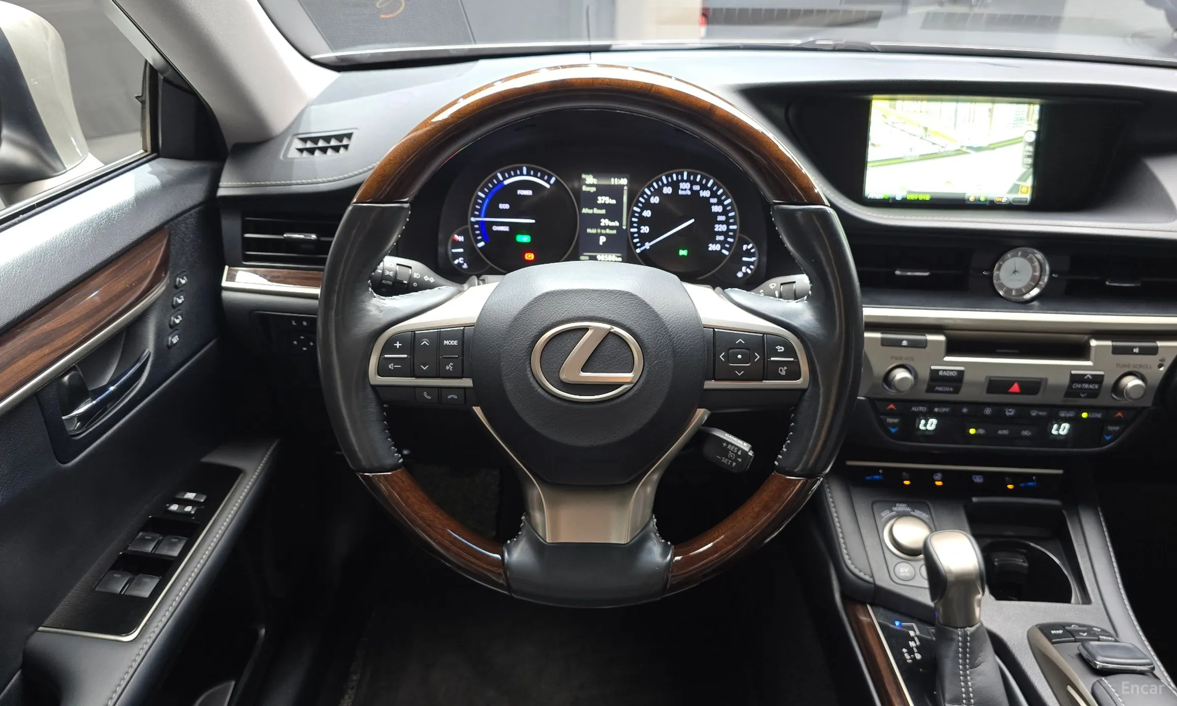 Lexus New ES300h превью 13