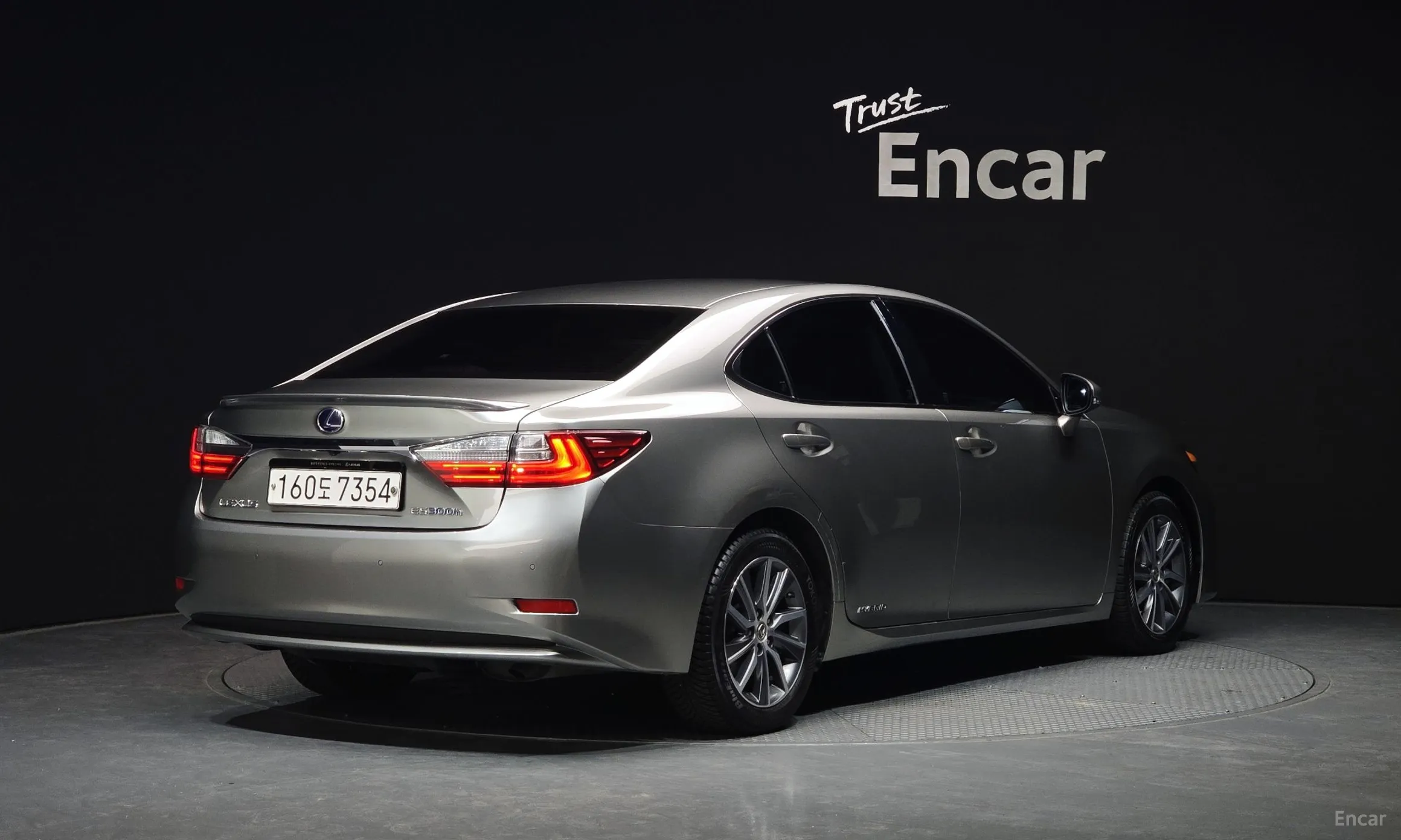 Lexus New ES300h превью 2