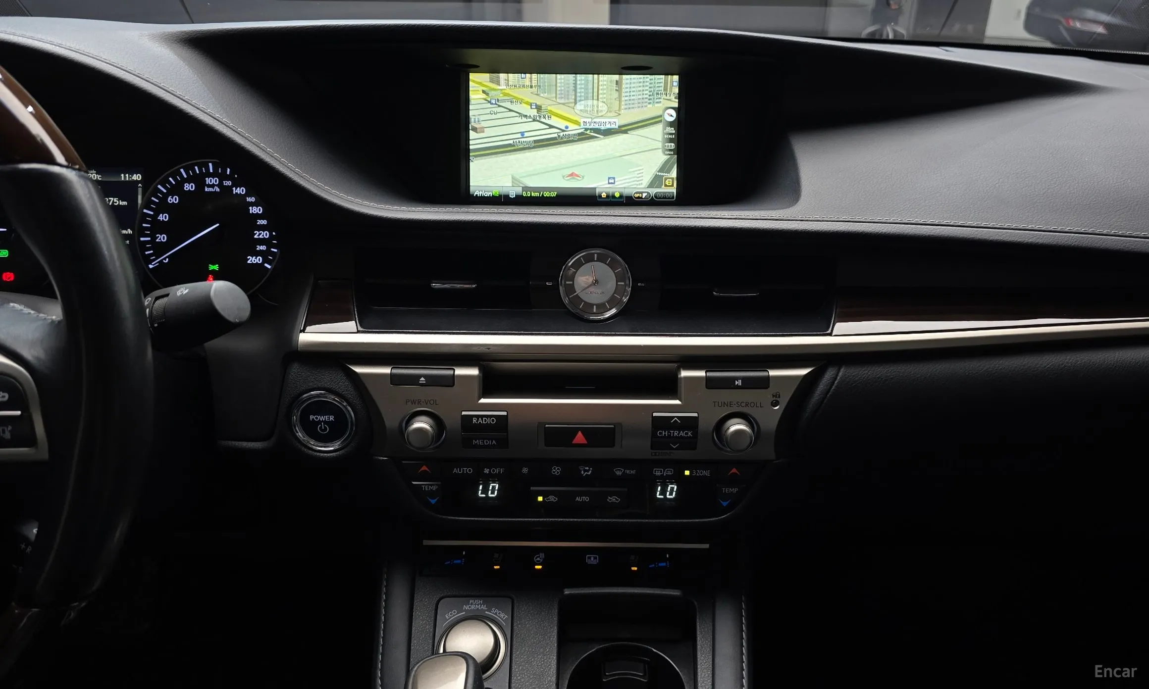 Lexus New ES300h превью 19
