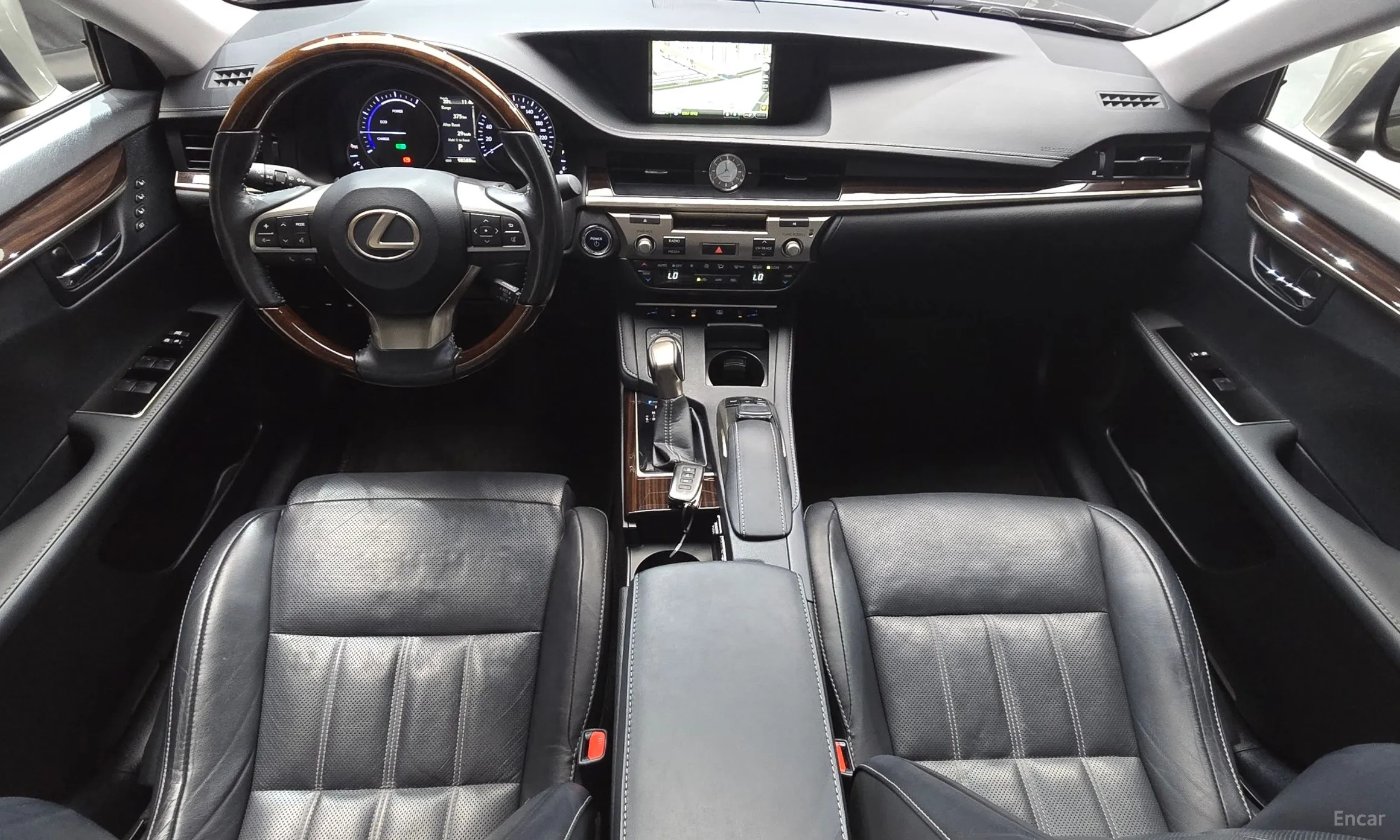 Lexus New ES300h превью 7