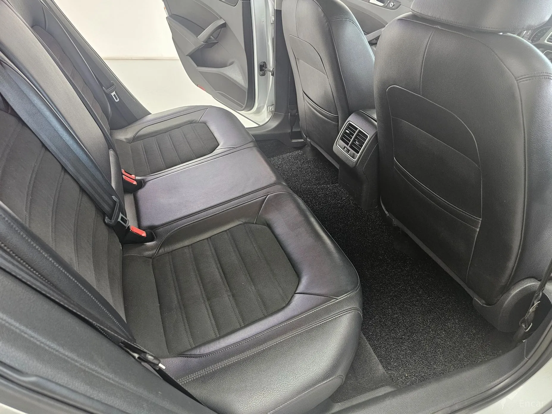 Volkswagen The New Passat превью 11