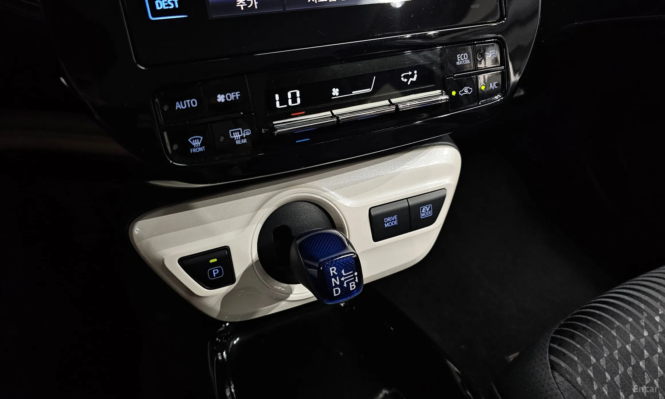 Toyota Prius 4th Generation превью 9