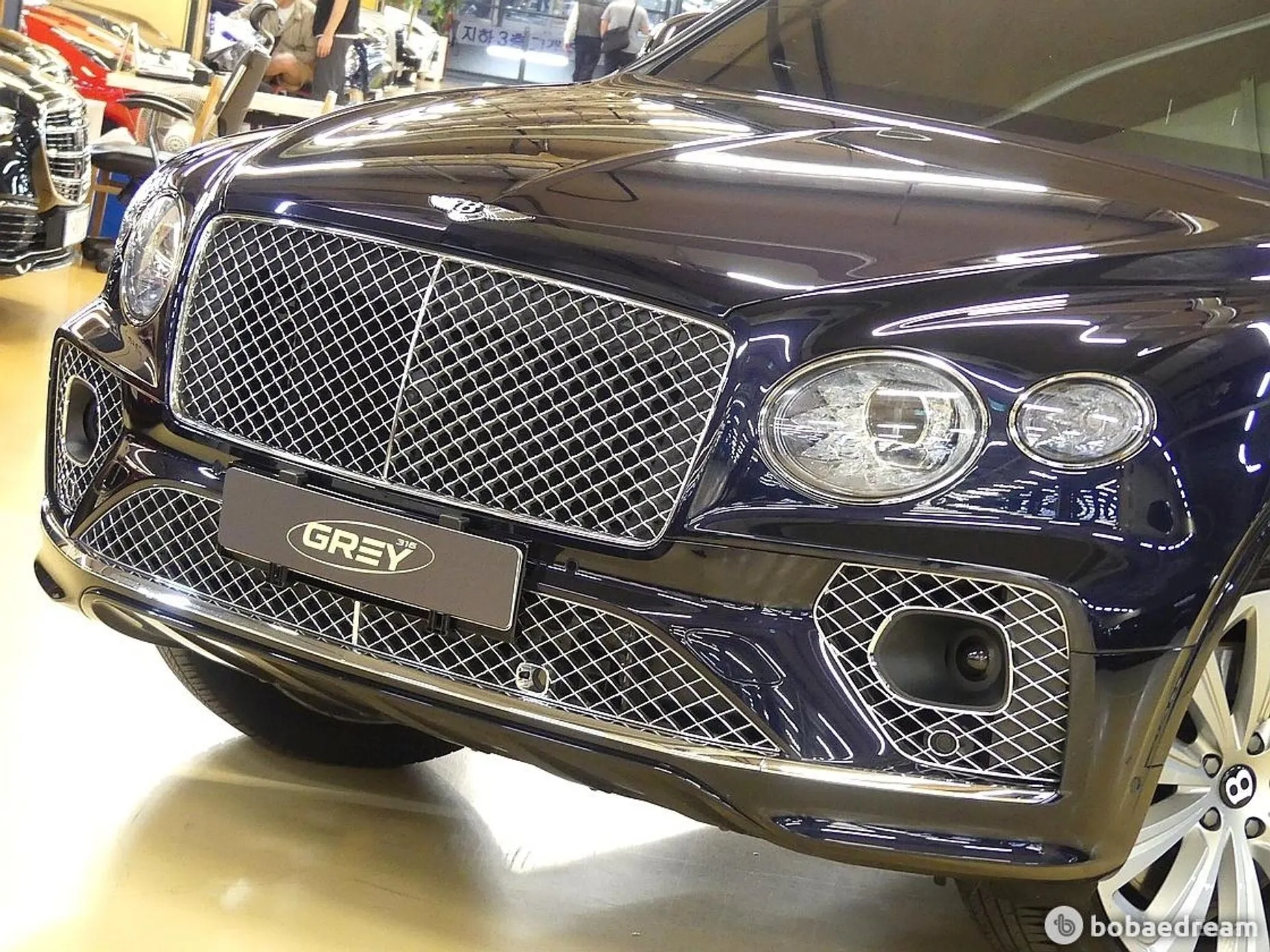 Bentley Bentayga превью 17
