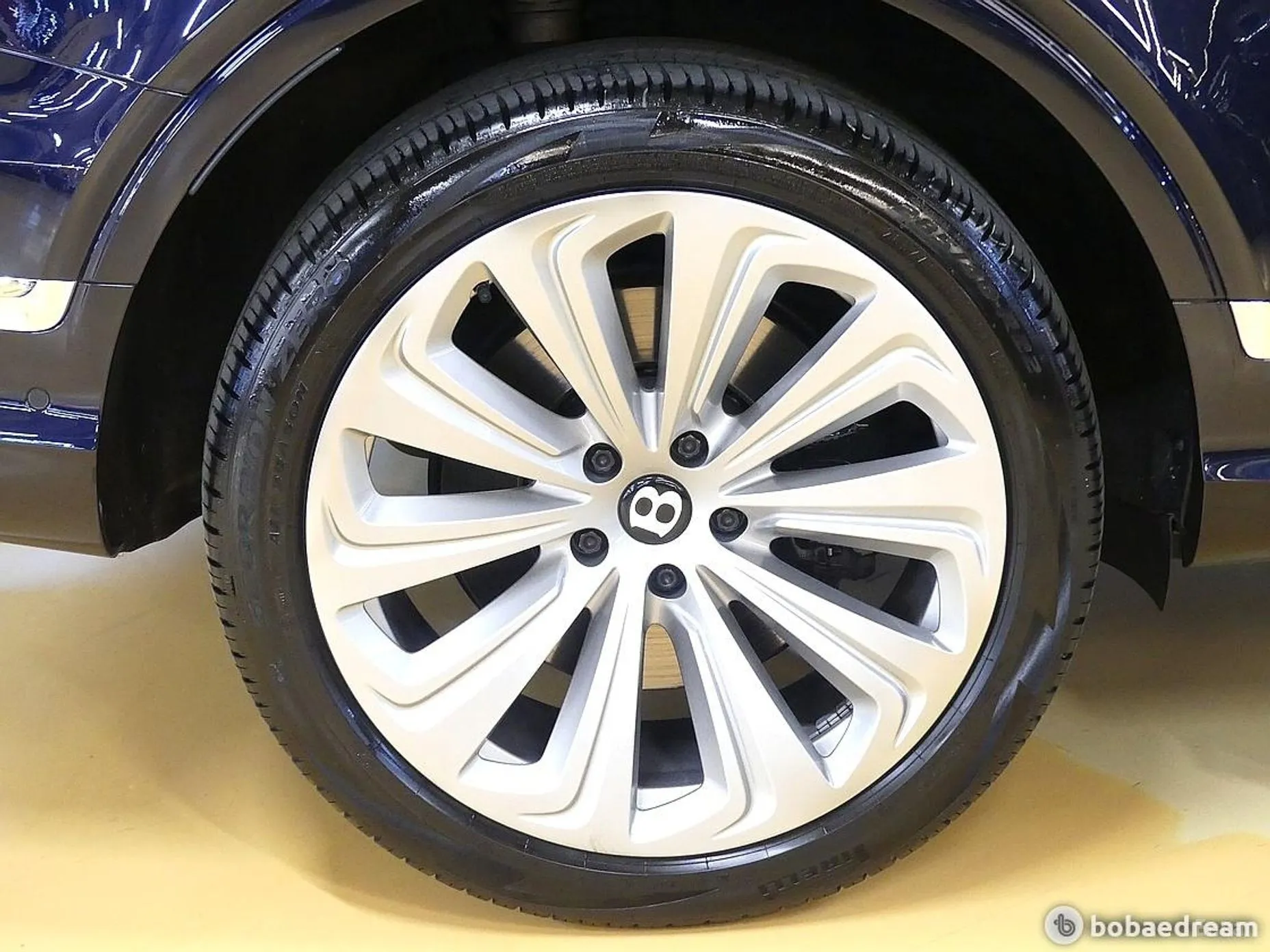 Bentley Bentayga превью 19