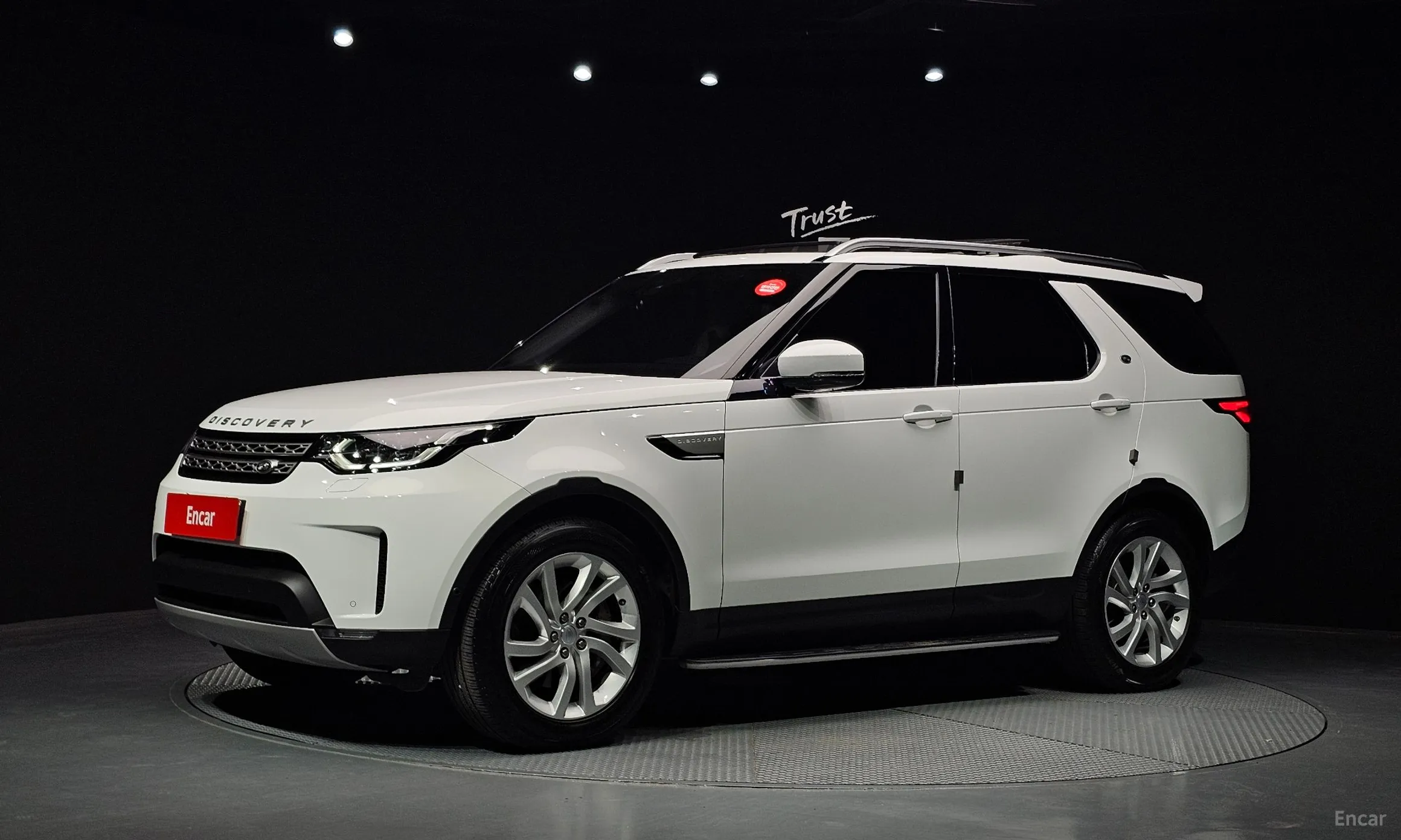 Land Rover Discovery 5