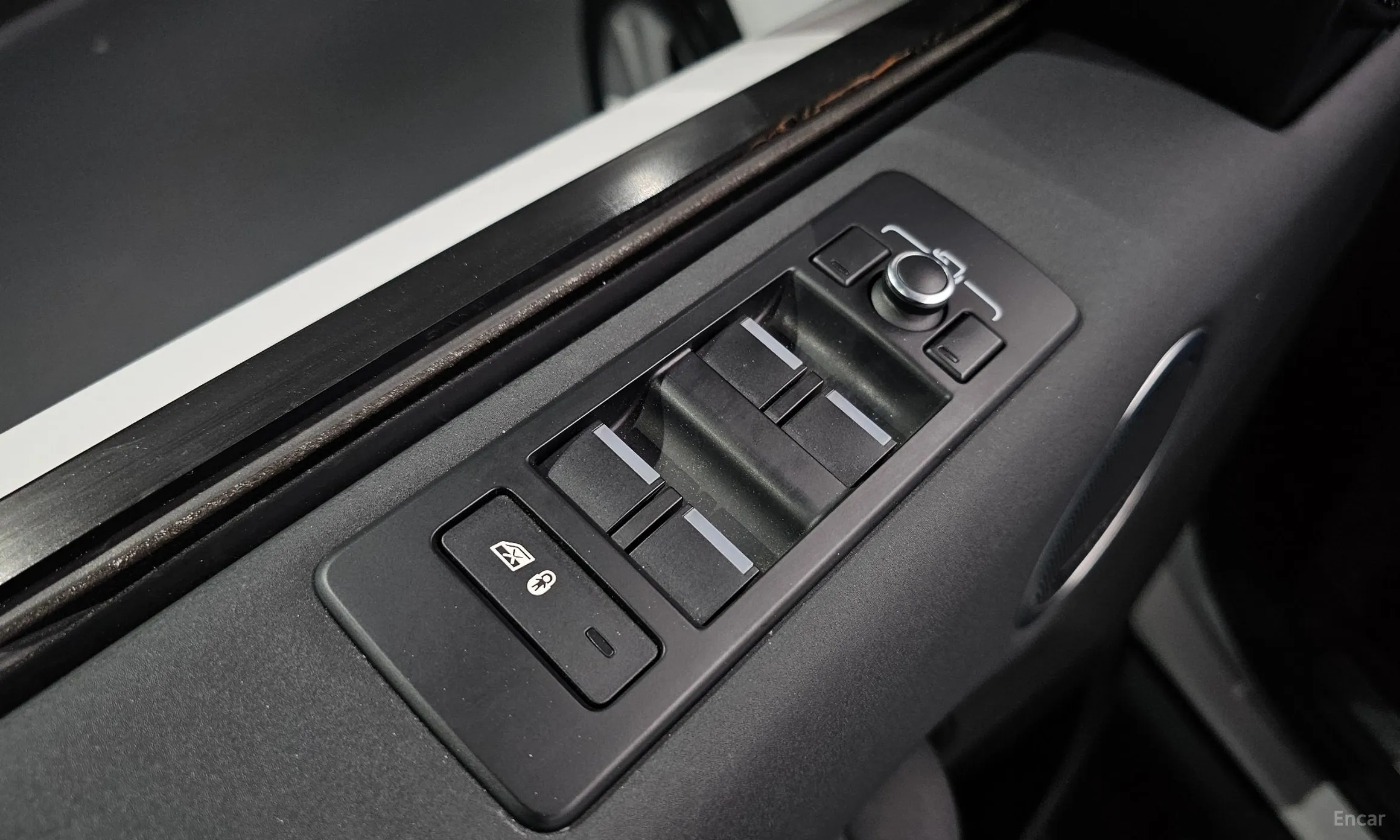 Land Rover Discovery 5 превью 20
