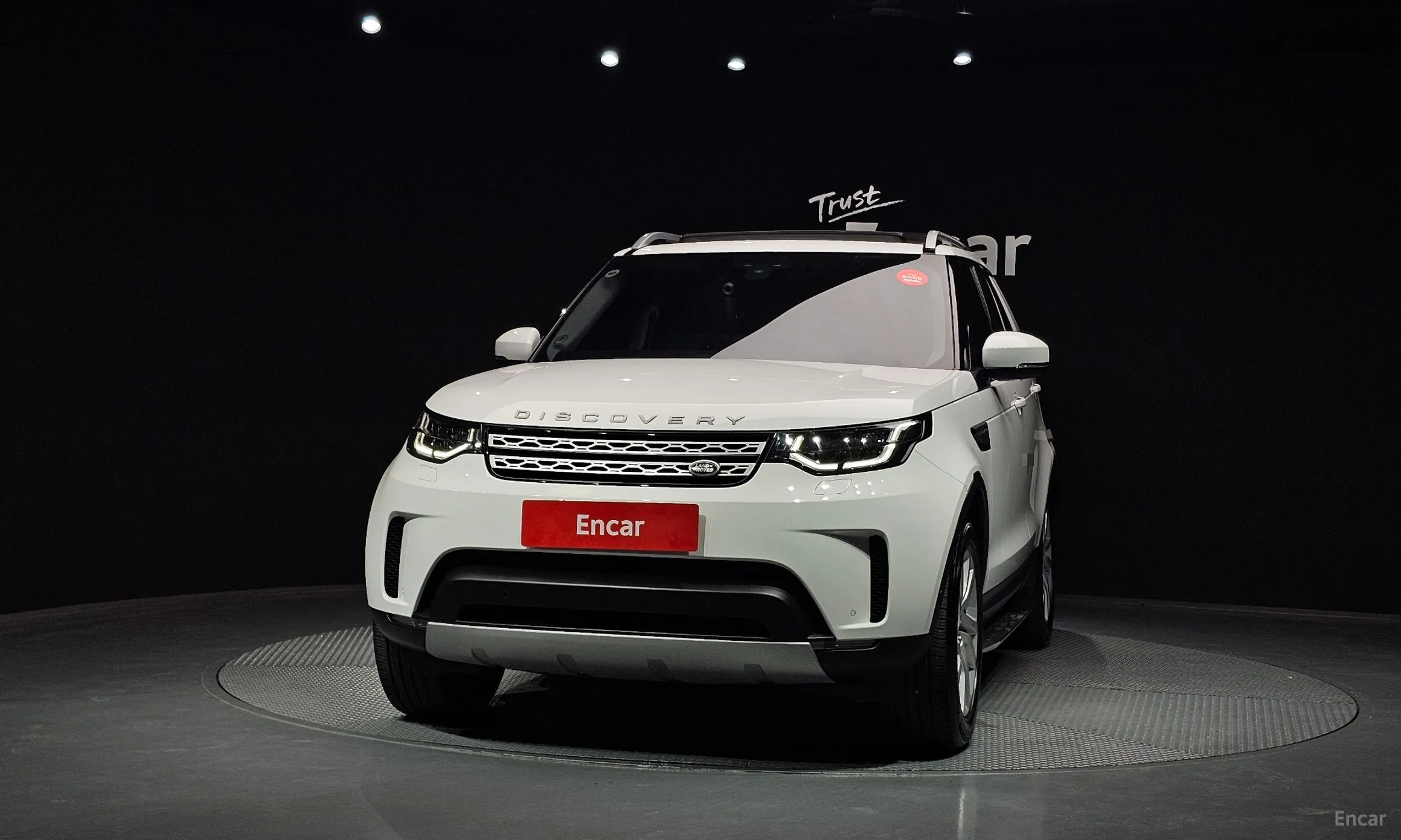 Land Rover Discovery 5 превью 3