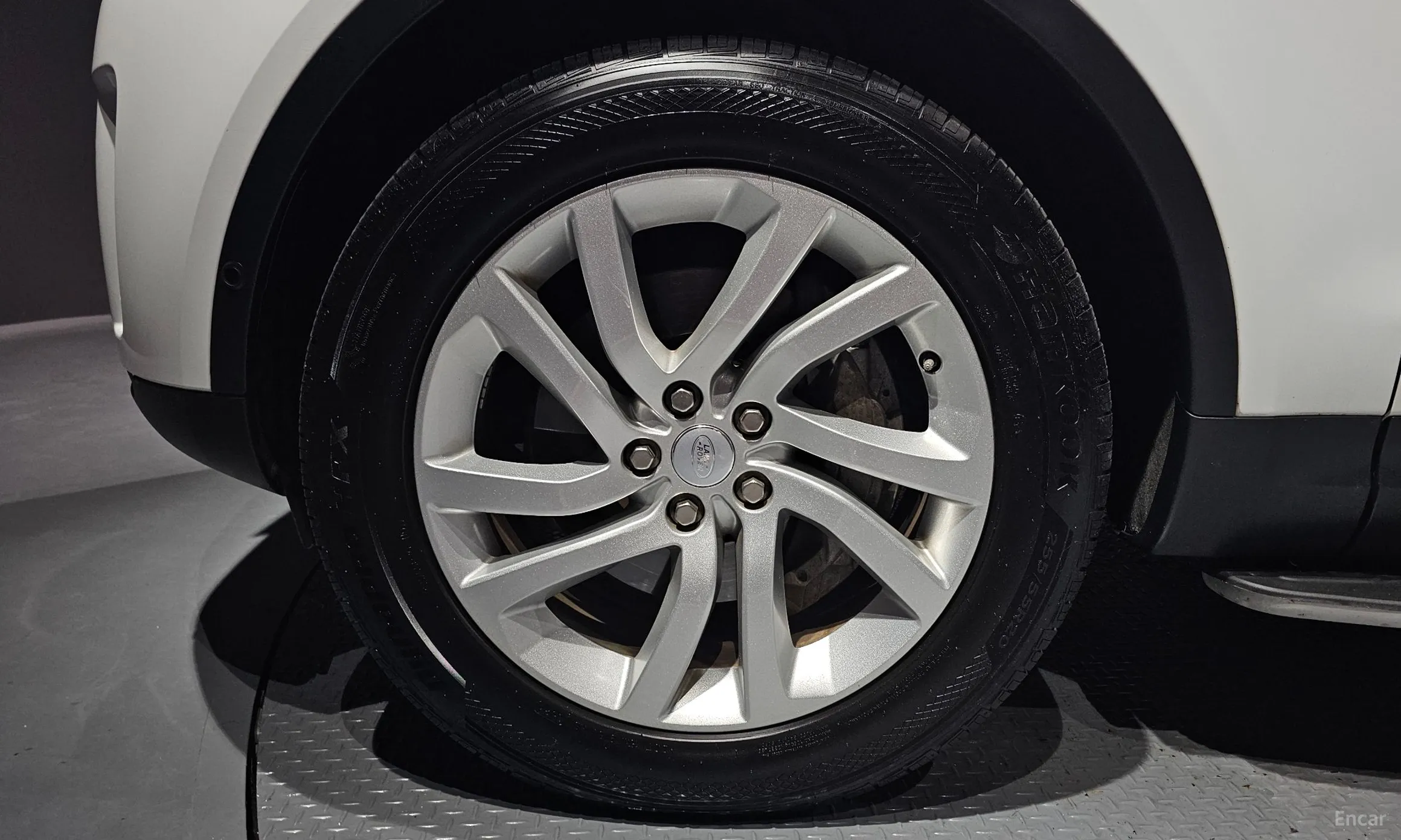 Land Rover Discovery 5 превью 5