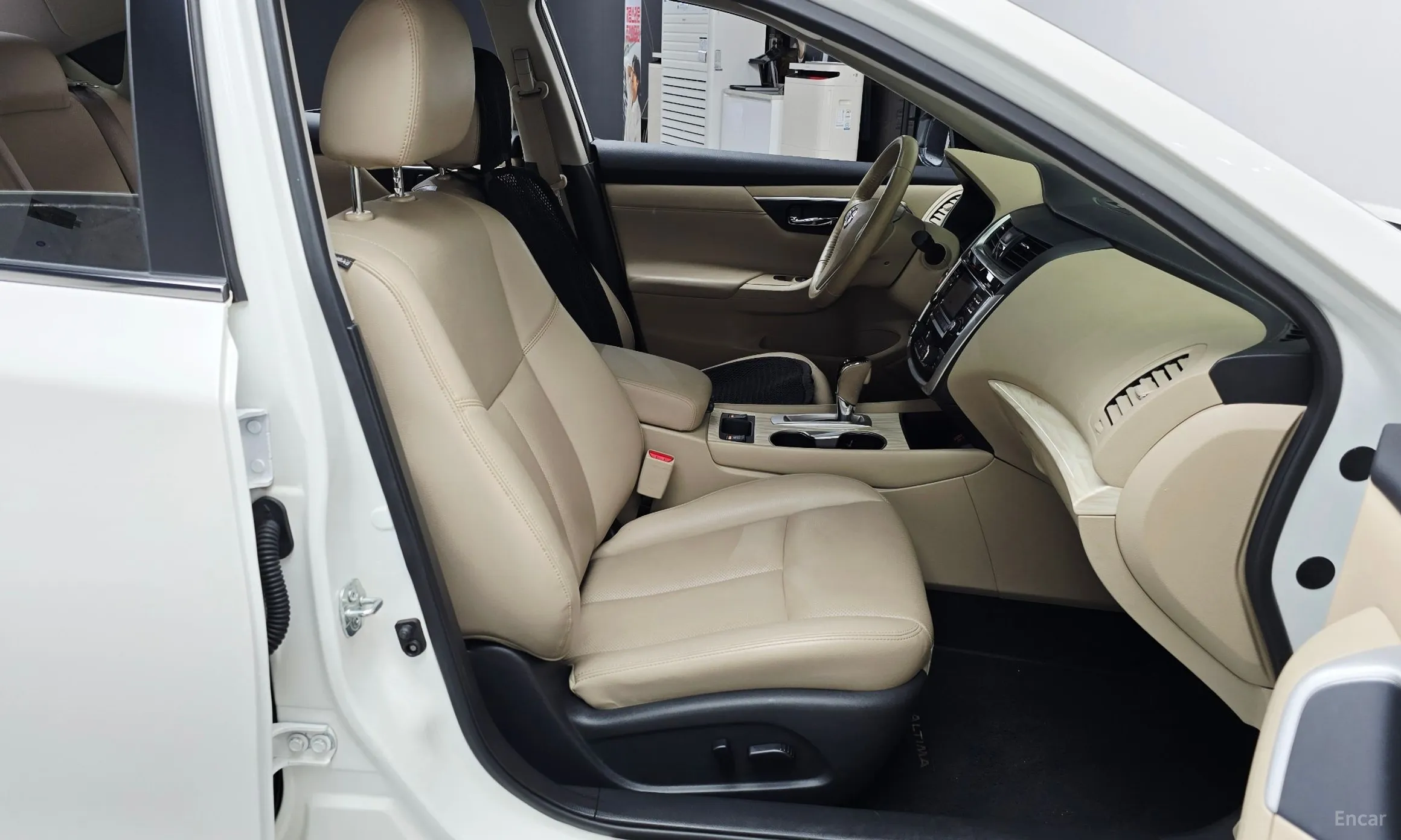 Nissan Altima превью 12