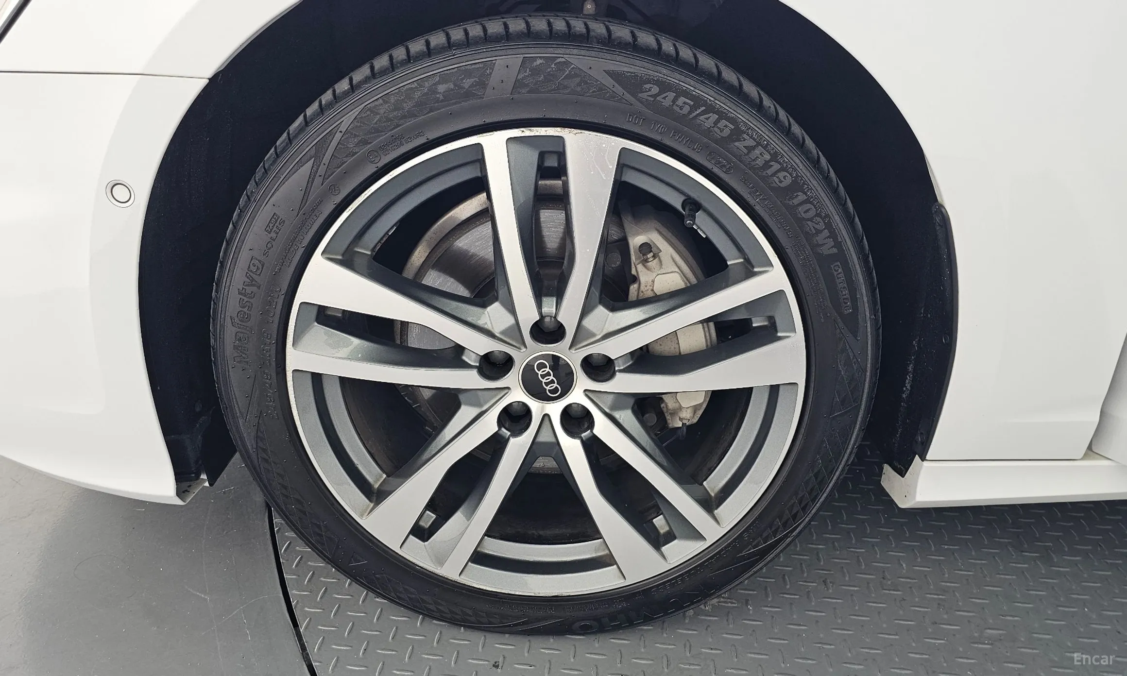 Audi A6 (C8) превью 5