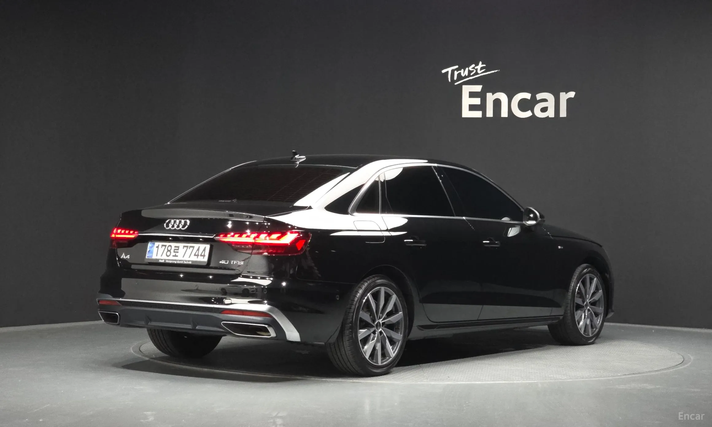 Audi A4 (B9) превью 2