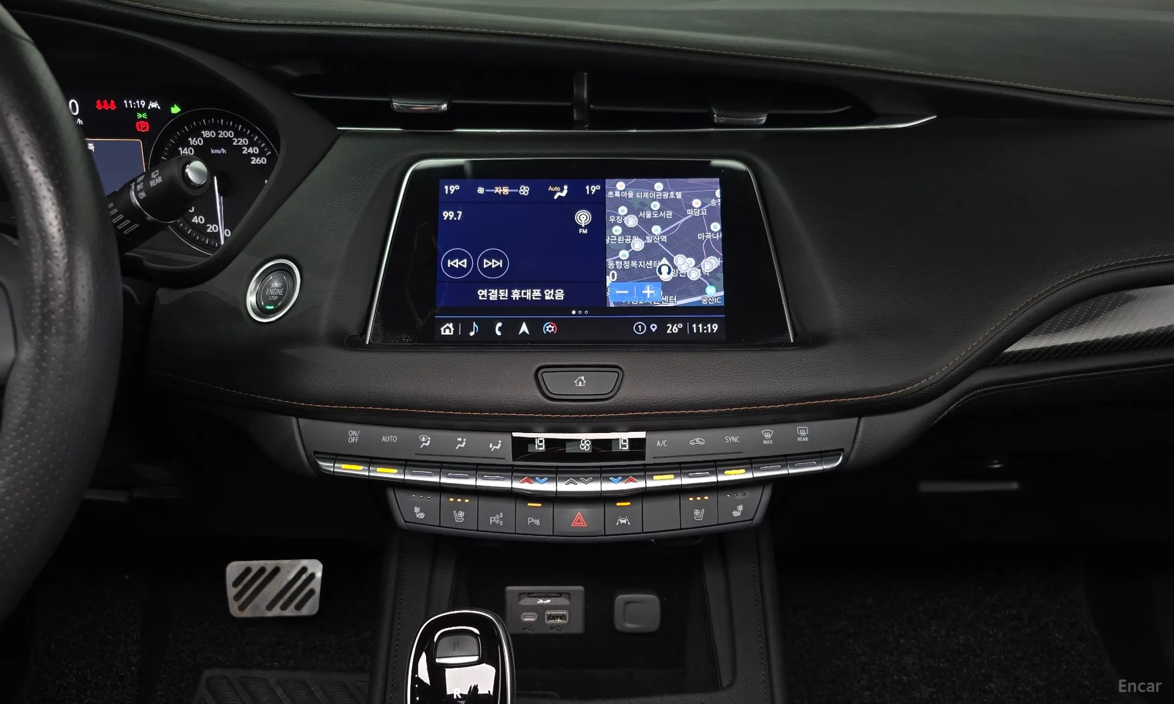 Cadillac XT4 превью 14