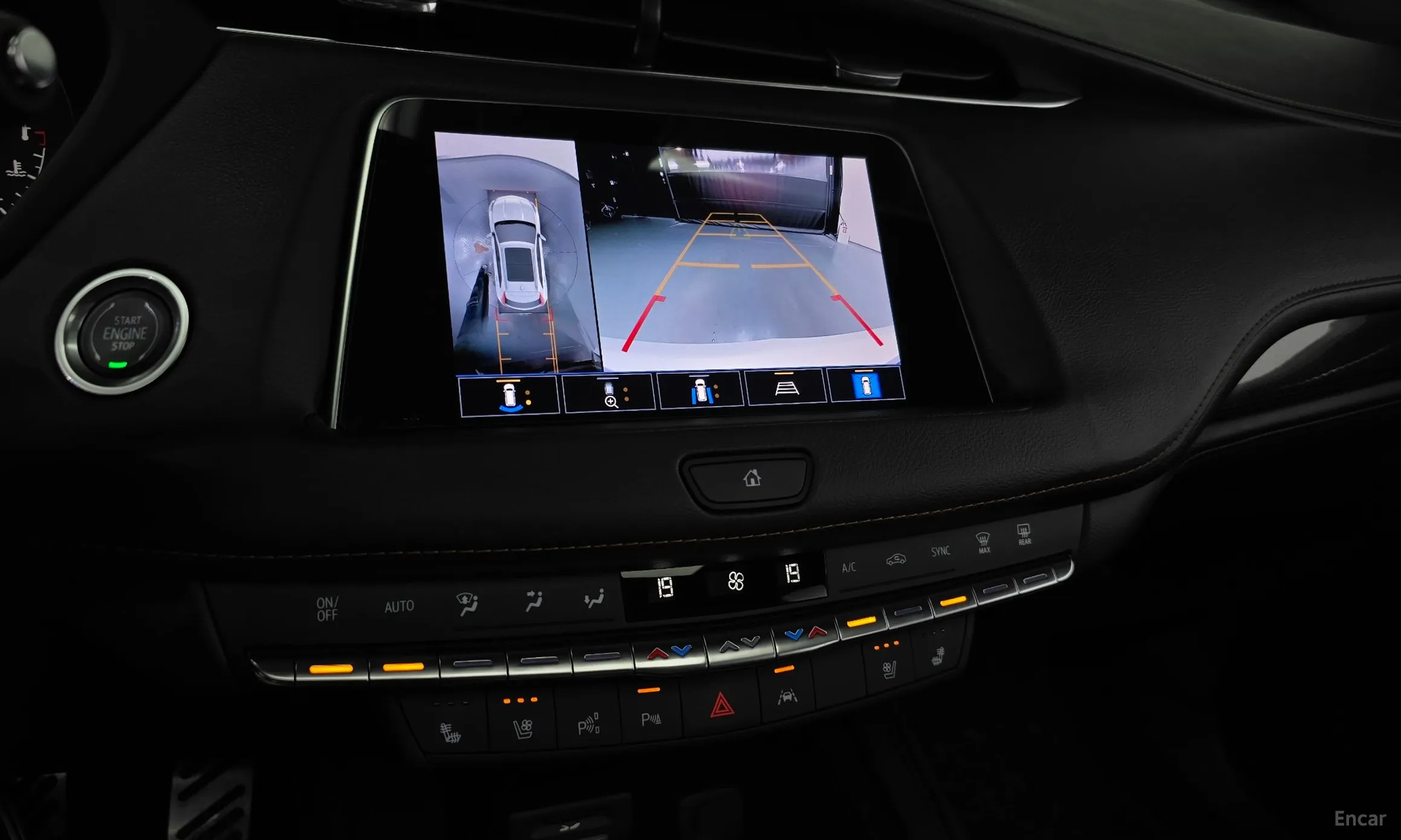 Cadillac XT4 превью 15