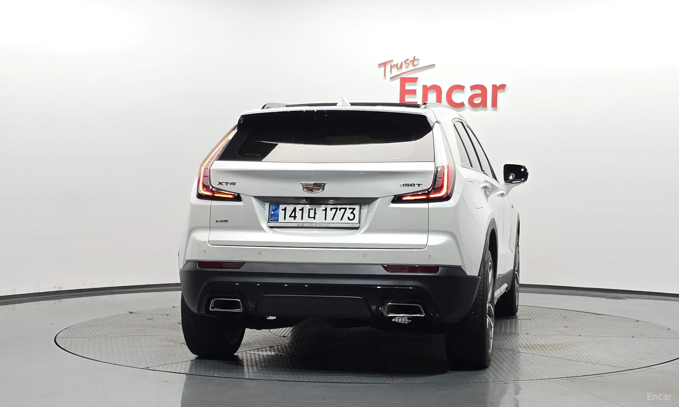 Cadillac XT4 превью 4