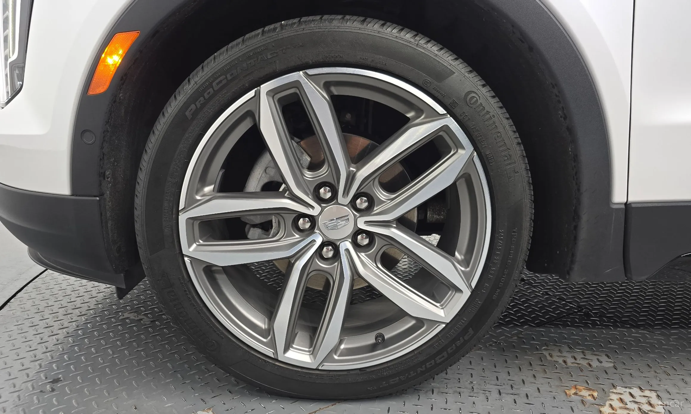 Cadillac XT4 превью 5