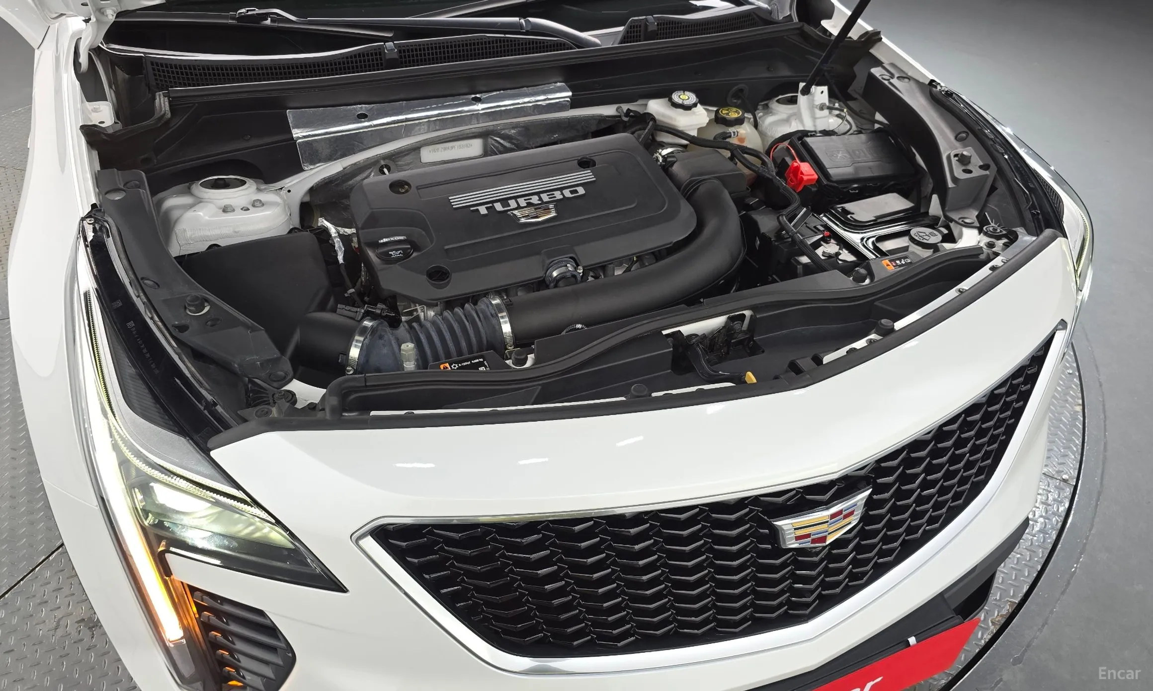 Cadillac XT4 превью 6