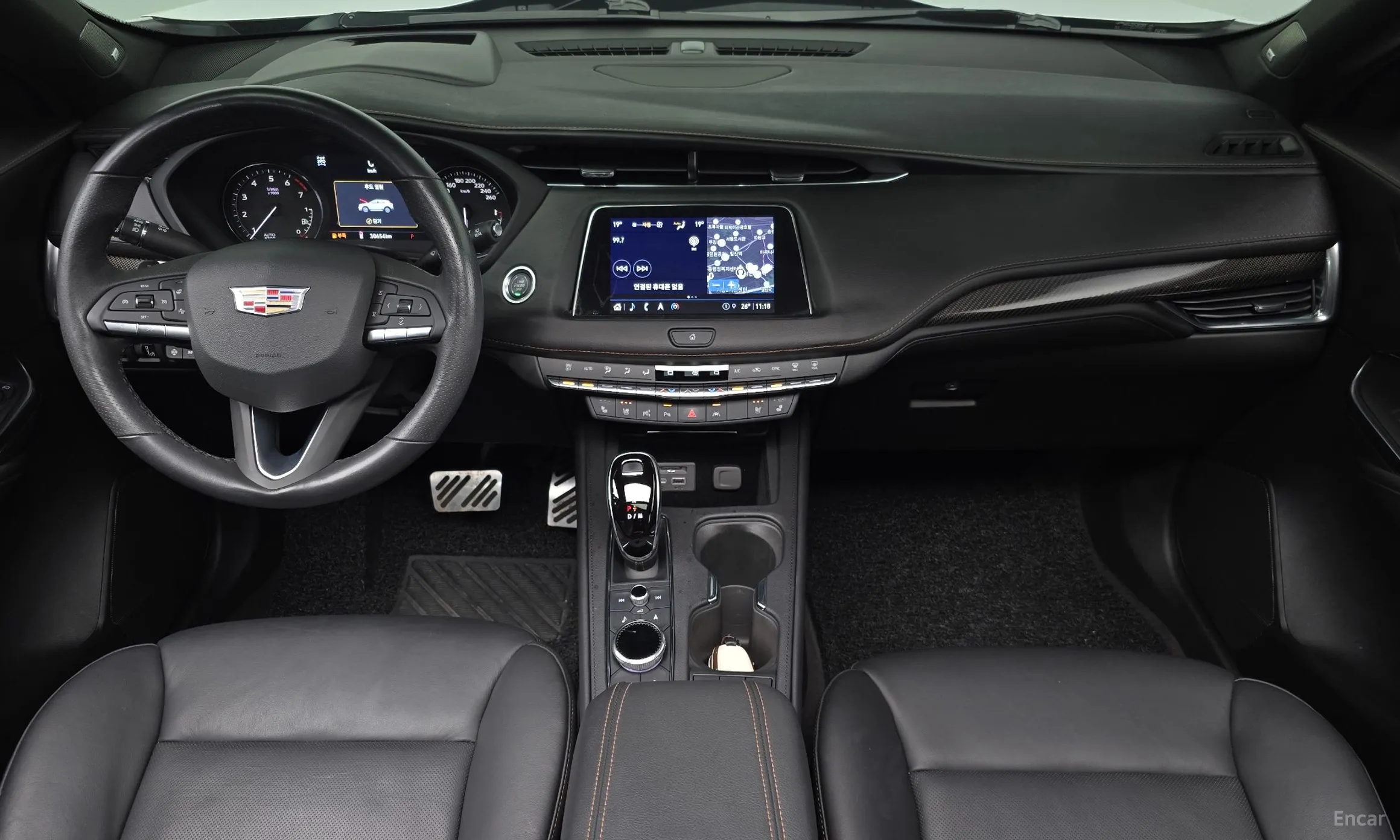 Cadillac XT4 превью 7