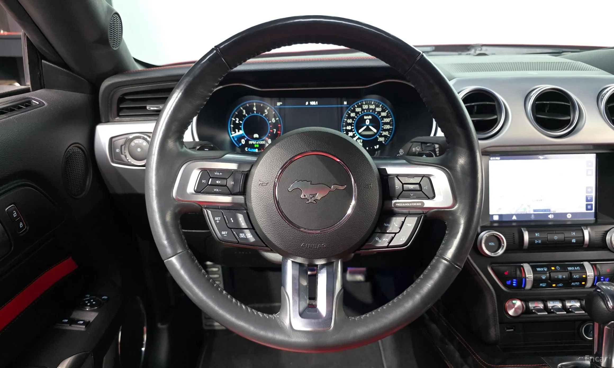 Ford Mustang превью 12